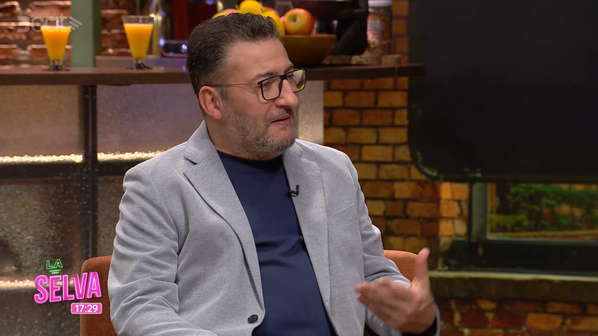 Toni Soler i l'amor patern de la seva filla Júlia, 24 anys: paraula tatuada a la cuixa
