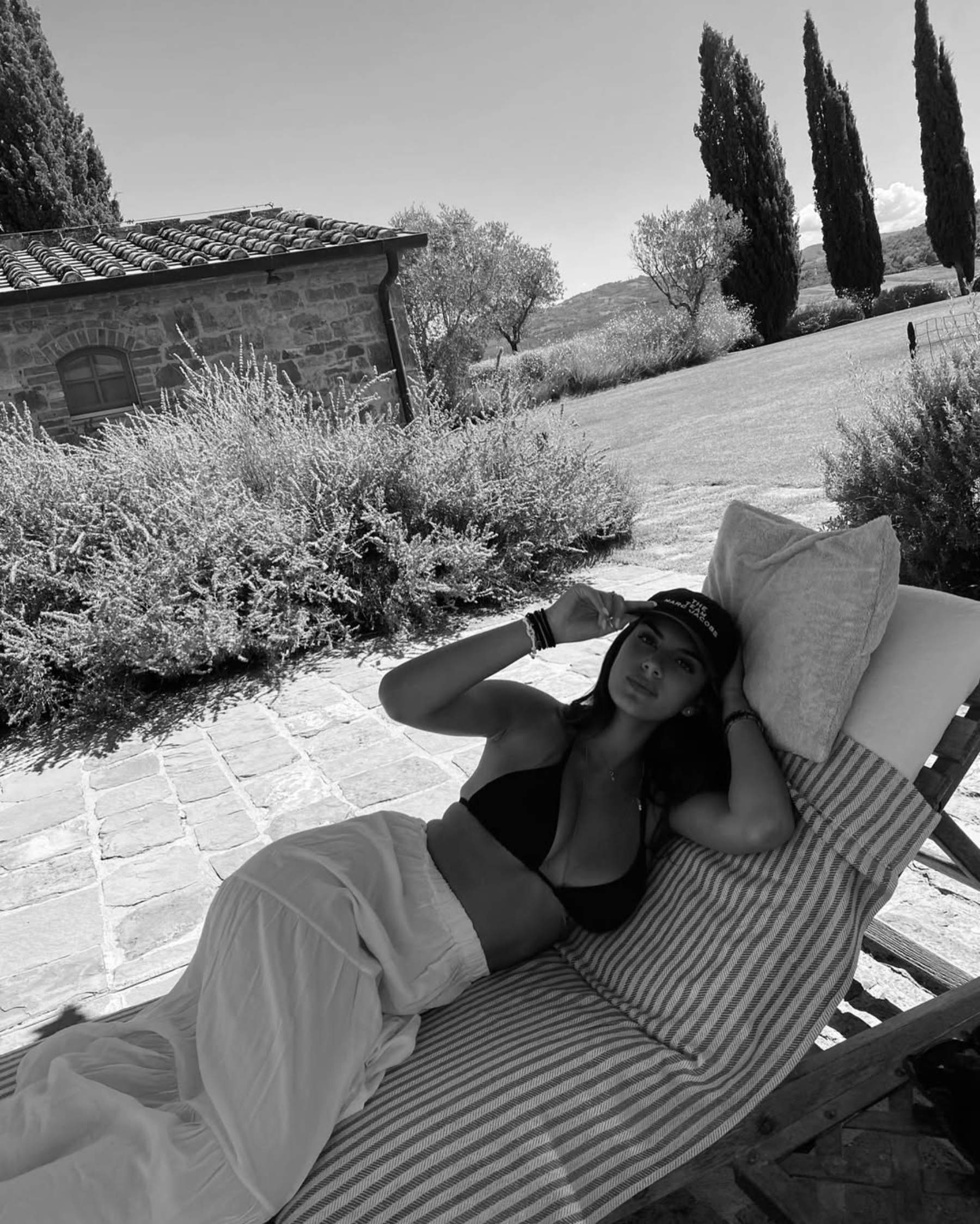 Maria Guardiola enamora de vacaciones en este rincón precioso: hotel de más de 1000 euros la noche