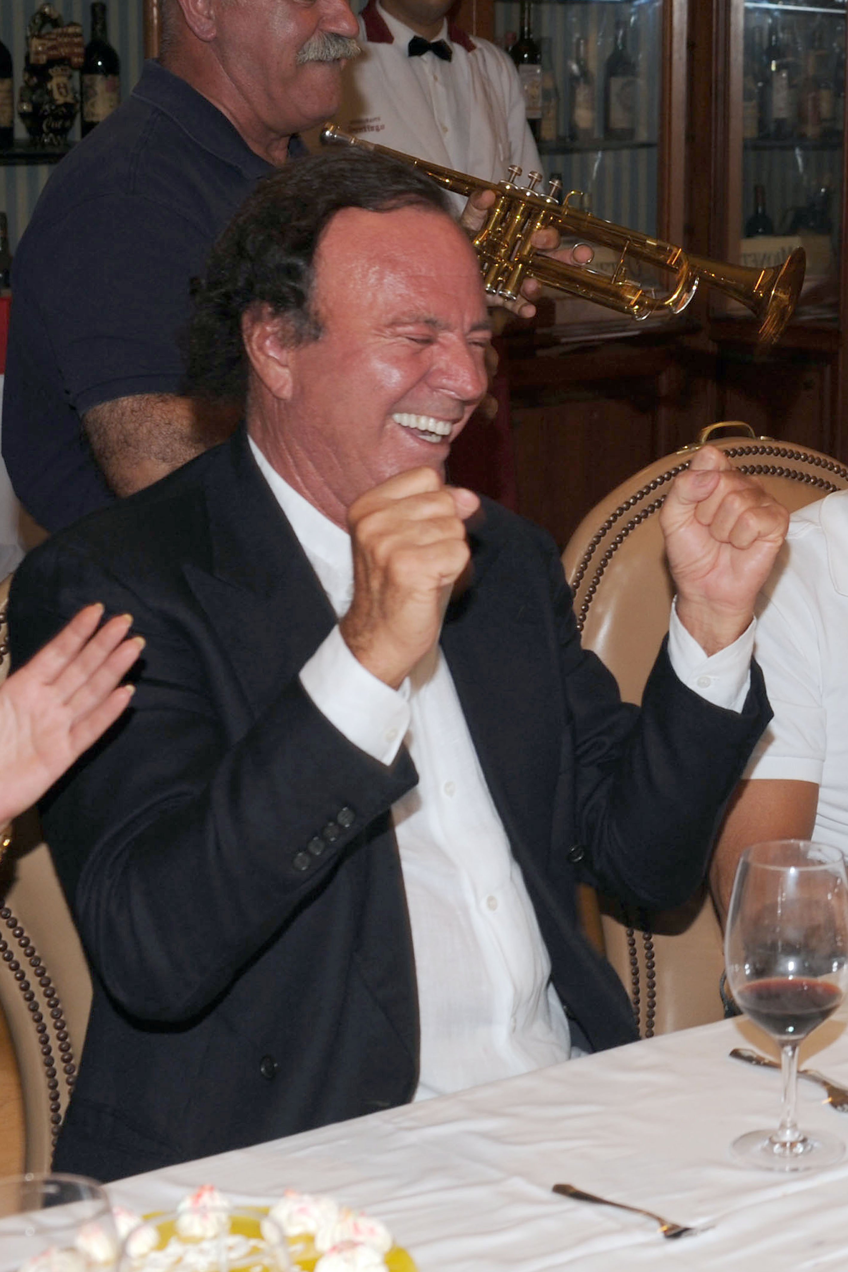 Julio Iglesias, rey del día del padre (¿menos para sus hijos?)