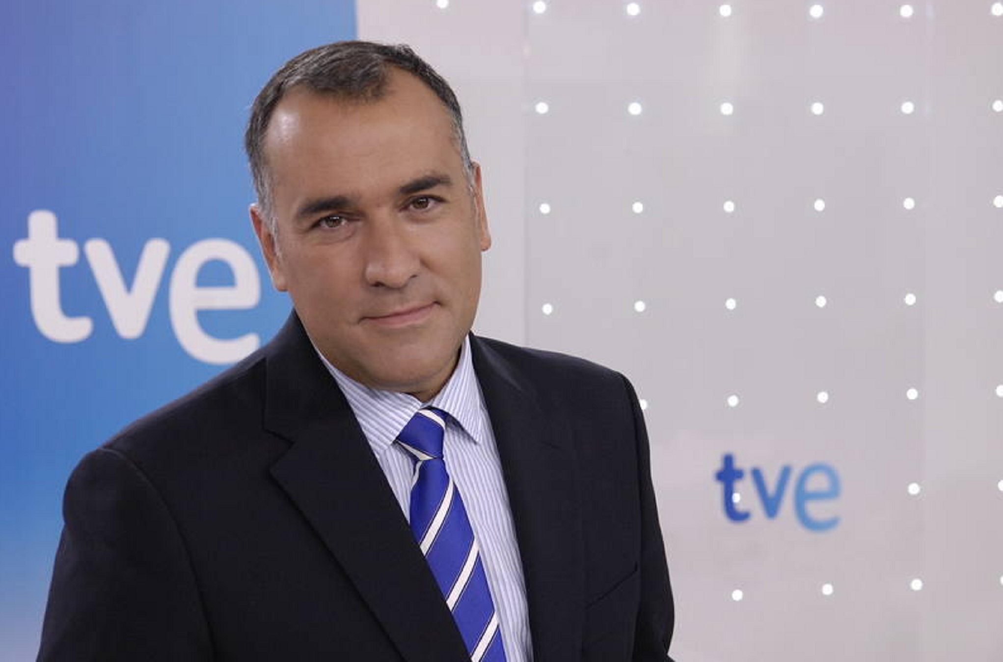 Colaborador de TVE va al WC con el micro abierto: esto es lo que dice en directo