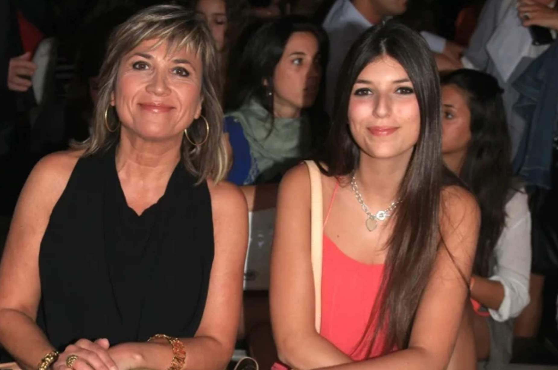 Julia Otero muy elegante en la boda de su hija Candela en el Penedès: vestido pistacho