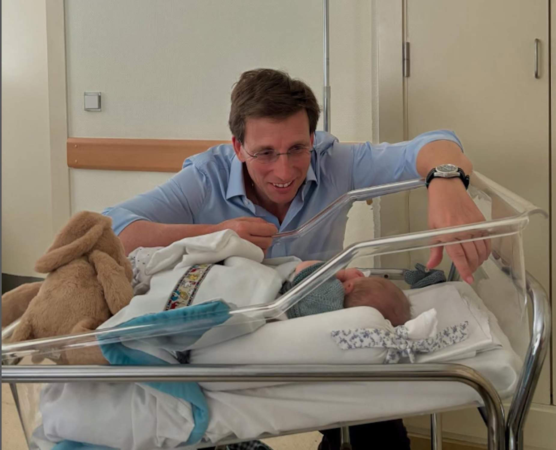 Revelat el nom real del fill d'Almeida: "No se llama solo Lucas, es hijo de aristócrata"