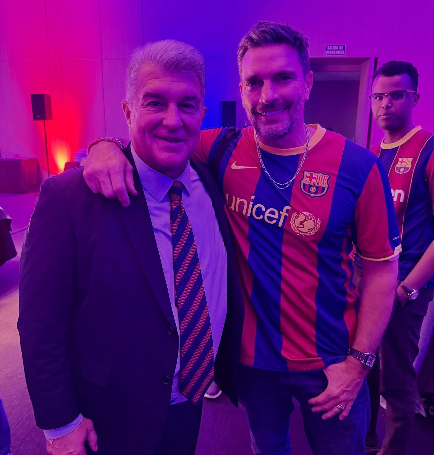 Quién es Julián Gil, el guapísimo actor, muy culé, que indigna al madridismo: qué ha hecho en TV