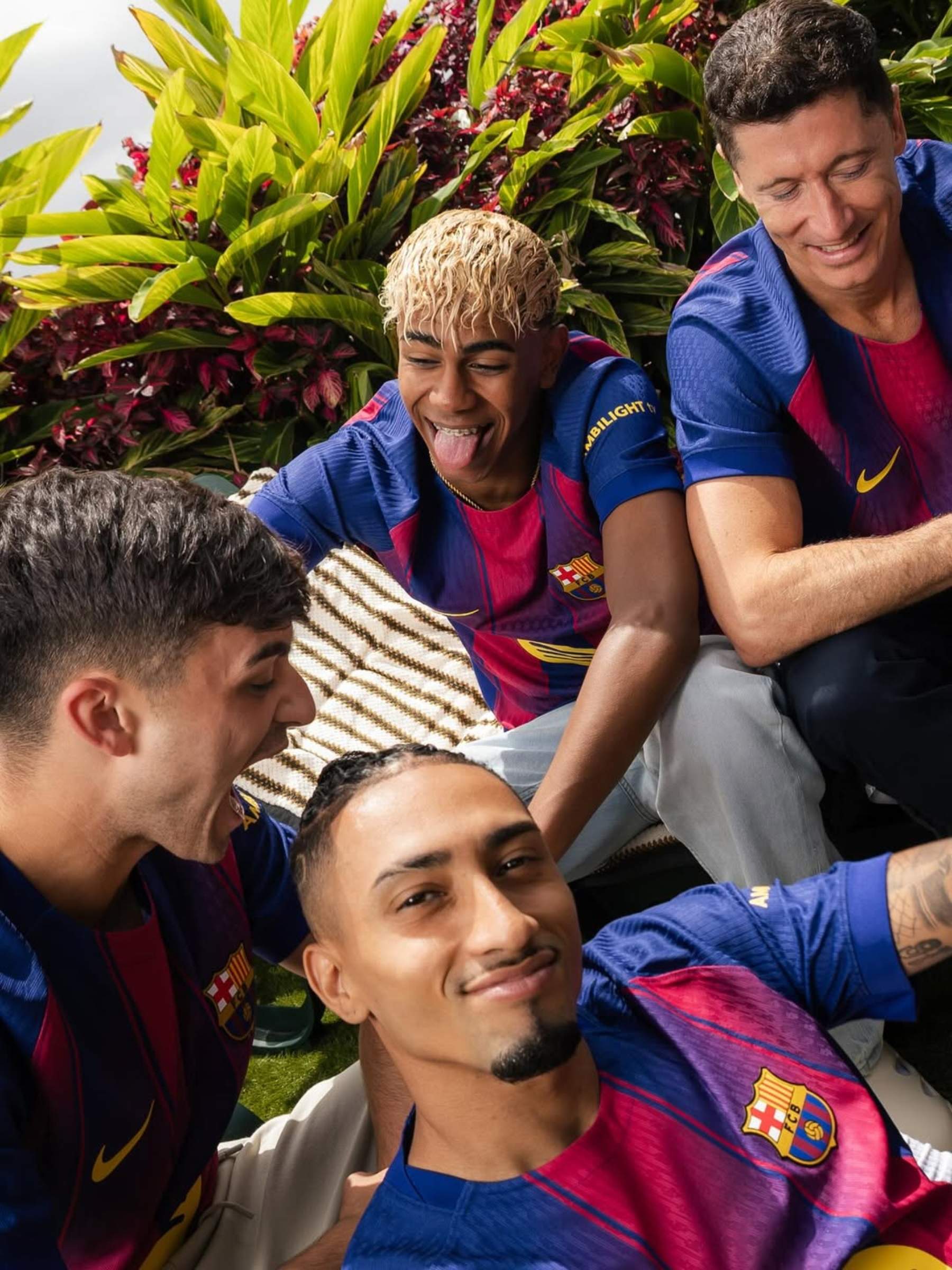 Sorpresa en el vestuario del Barça, dos jugadores cambian de look: pelo rubio, fotos y la aprobación de Lamine