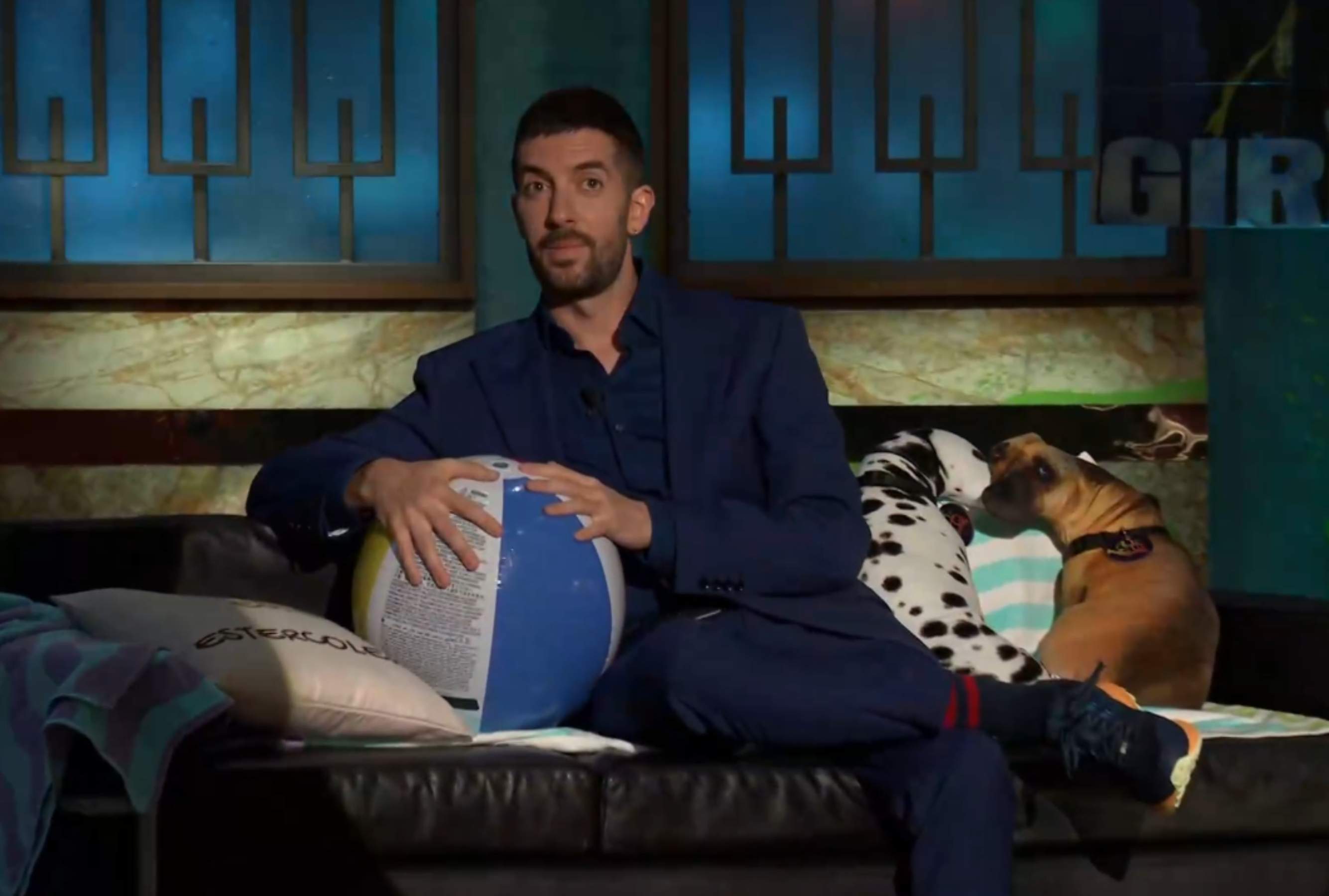 'La Revuelta' cierra la temporada con una comparación con 'El Hormiguero': final surrealista para terminar