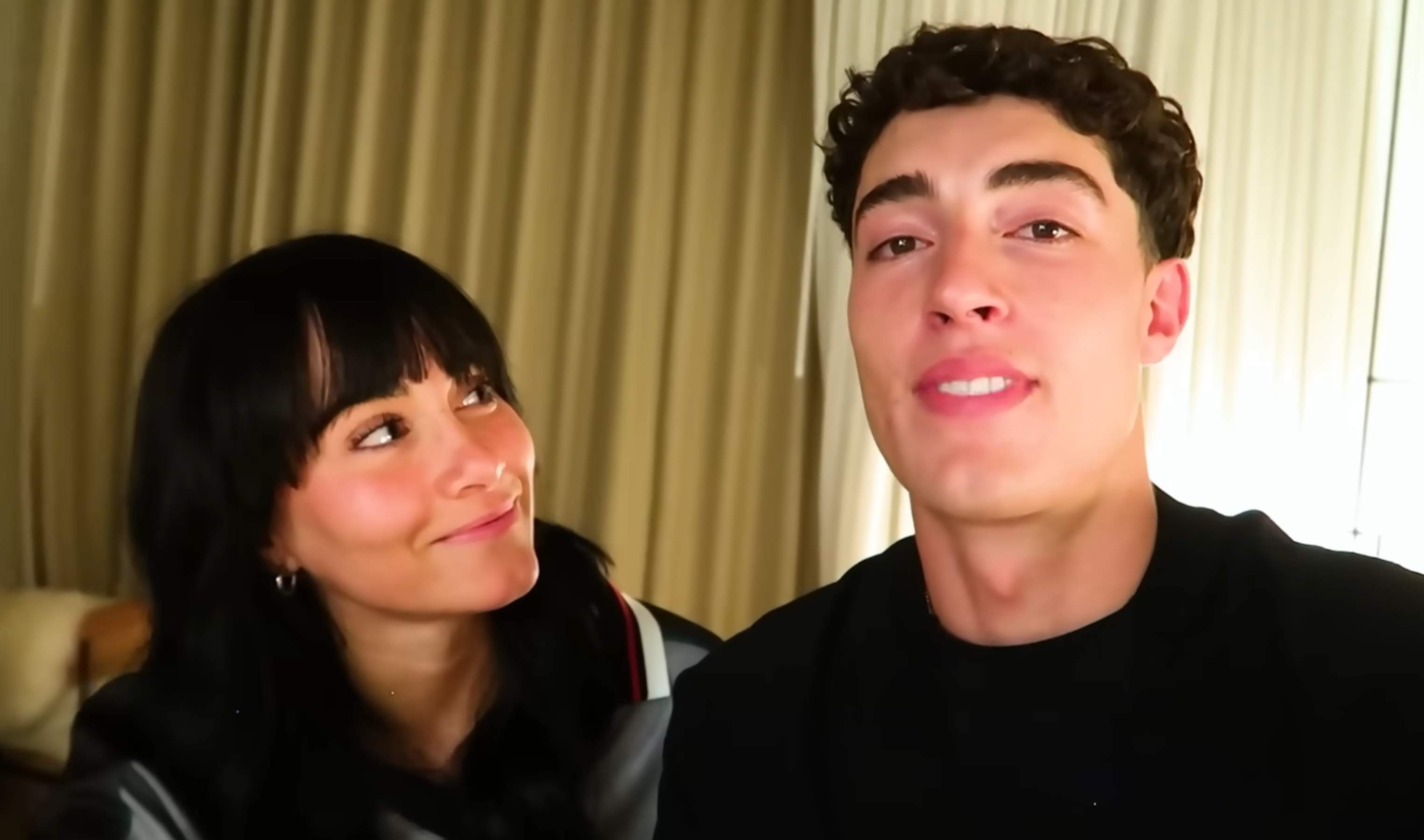Aitana da un paso más con su novio Plex, quién le faltaba por conocer: "La mejor miel..."
