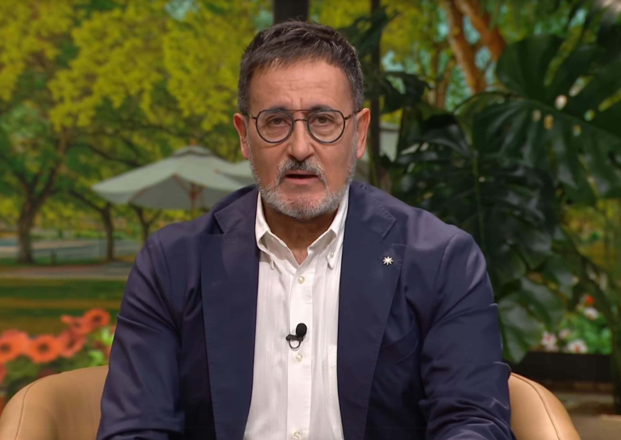 Xavier Grasset canta eufòric en la festa final de 'La selva': música, alegria i "balanç"