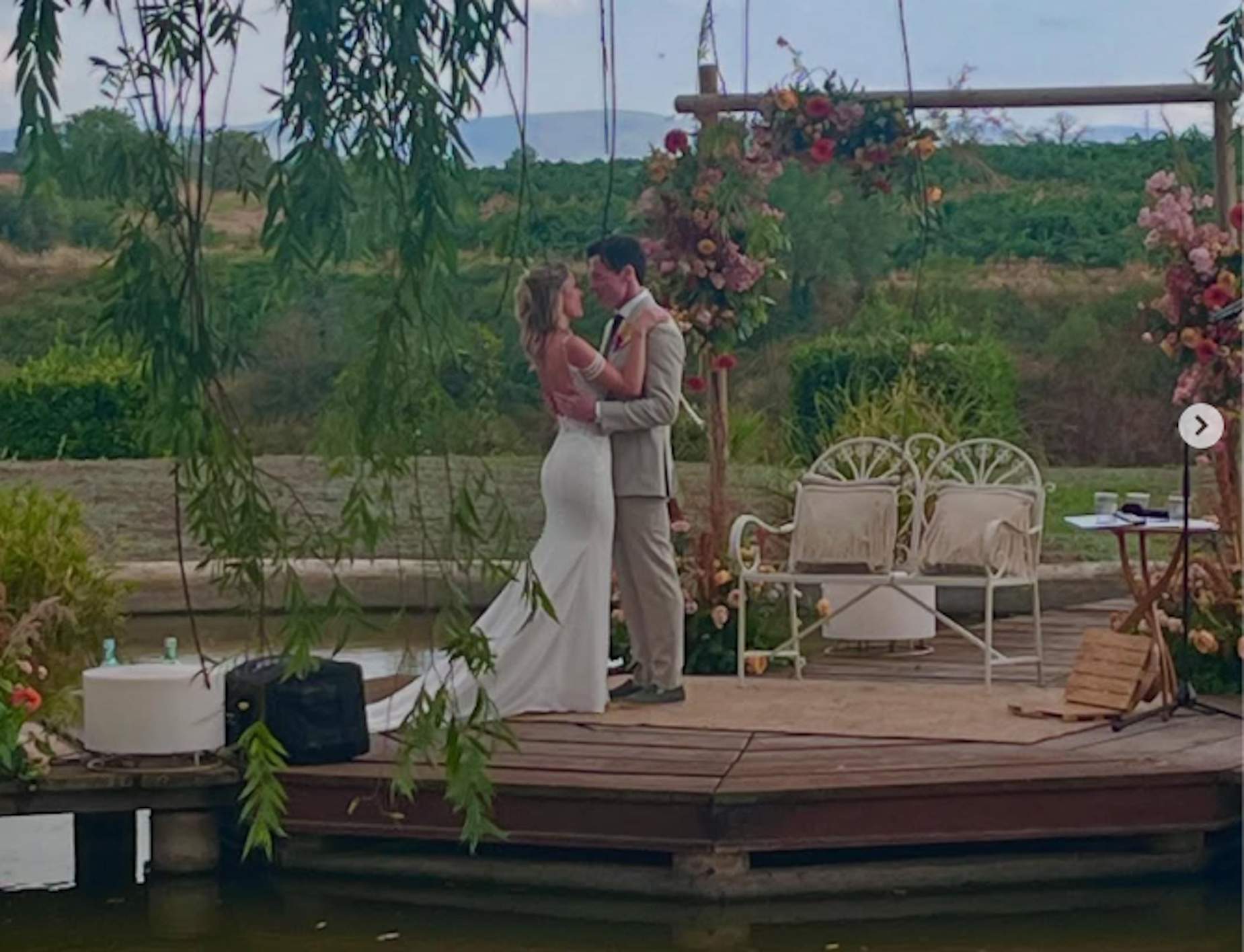 Actriu de 'Com si fos ahir' es casa amb un actor català VIP: fotos del casament