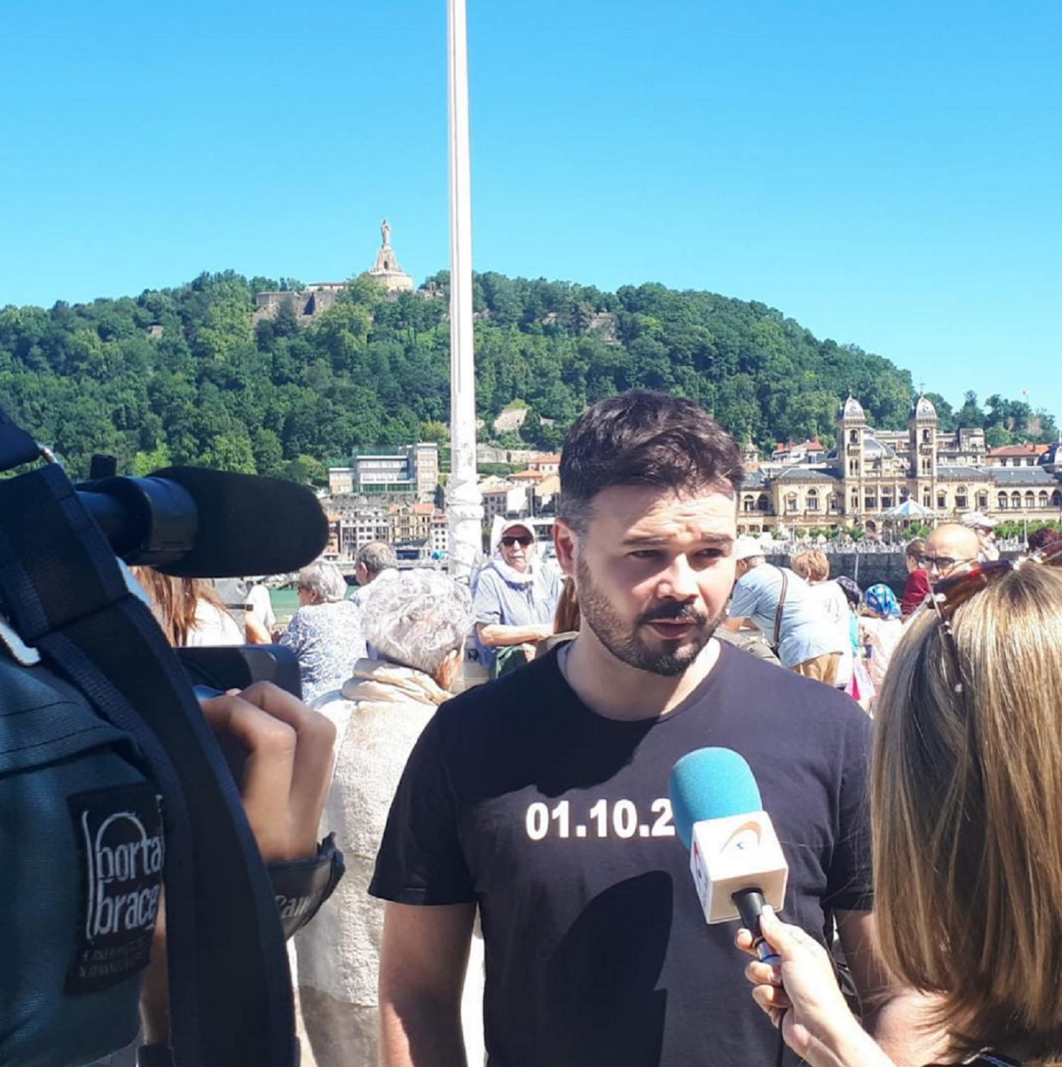 Rufián y un tertuliano de Ana Rosa se las tienen por la mani unionista