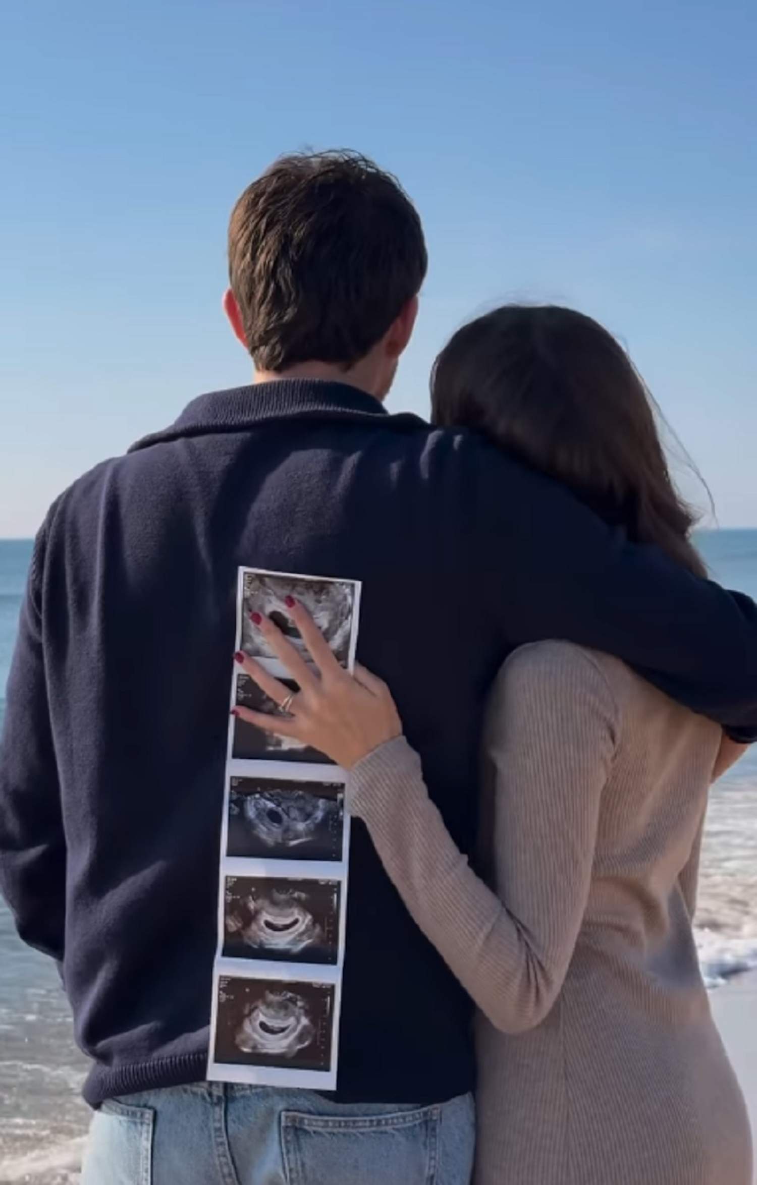 Querido cantante de OT y su mujer hacen llorar: nace su primer hijo, nombre original y precioso. Fotos bonitas