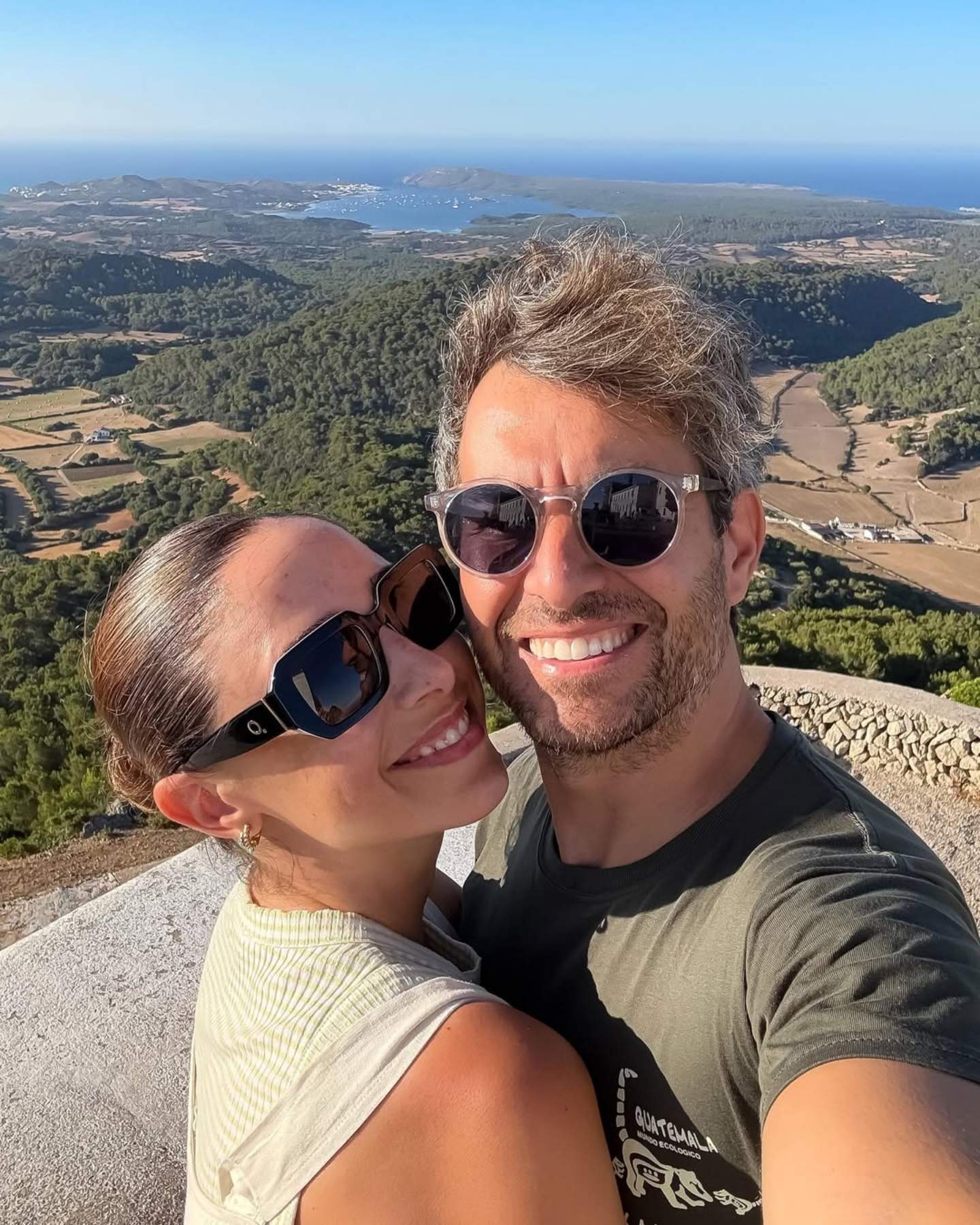 Candela Serrat y Dani Muriel enamoran en Menorca, foto nostálgica seis años después: así han cambiado