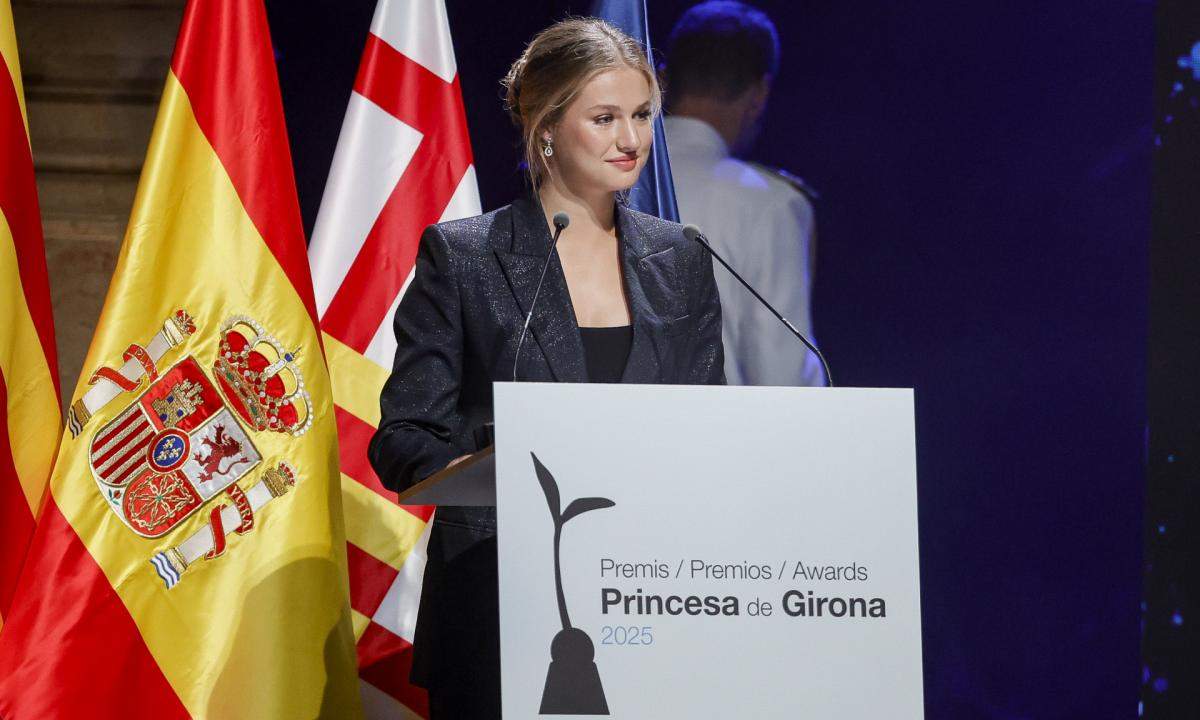 Leonor, igual que su madre, retoque en la cara para los Premios Princesa de Girona