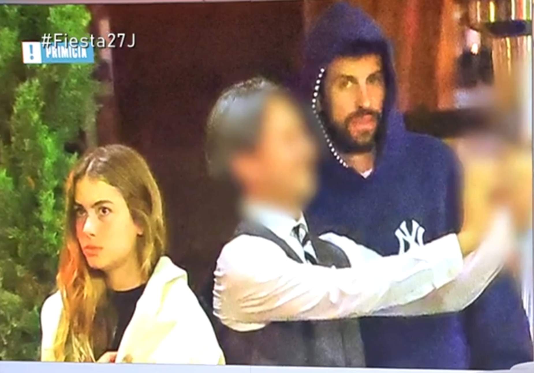 Clara Chía amb l'anell de promesa de Gerard Piqué: junts al local on li ha demanat matrimoni