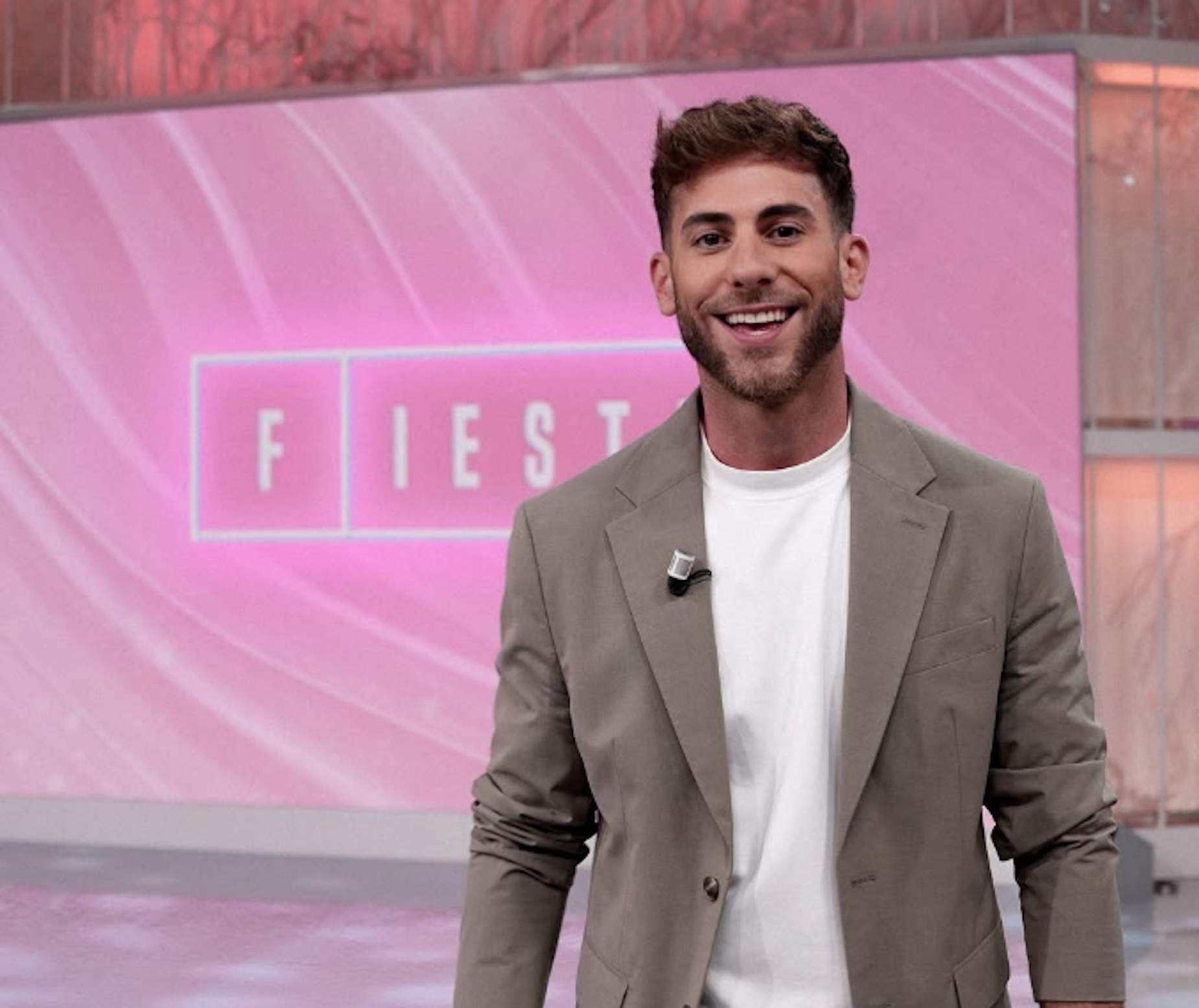 César Muñoz, nueva estrella de Telecinco, revela si tiene novio y qué le gusta en el amor