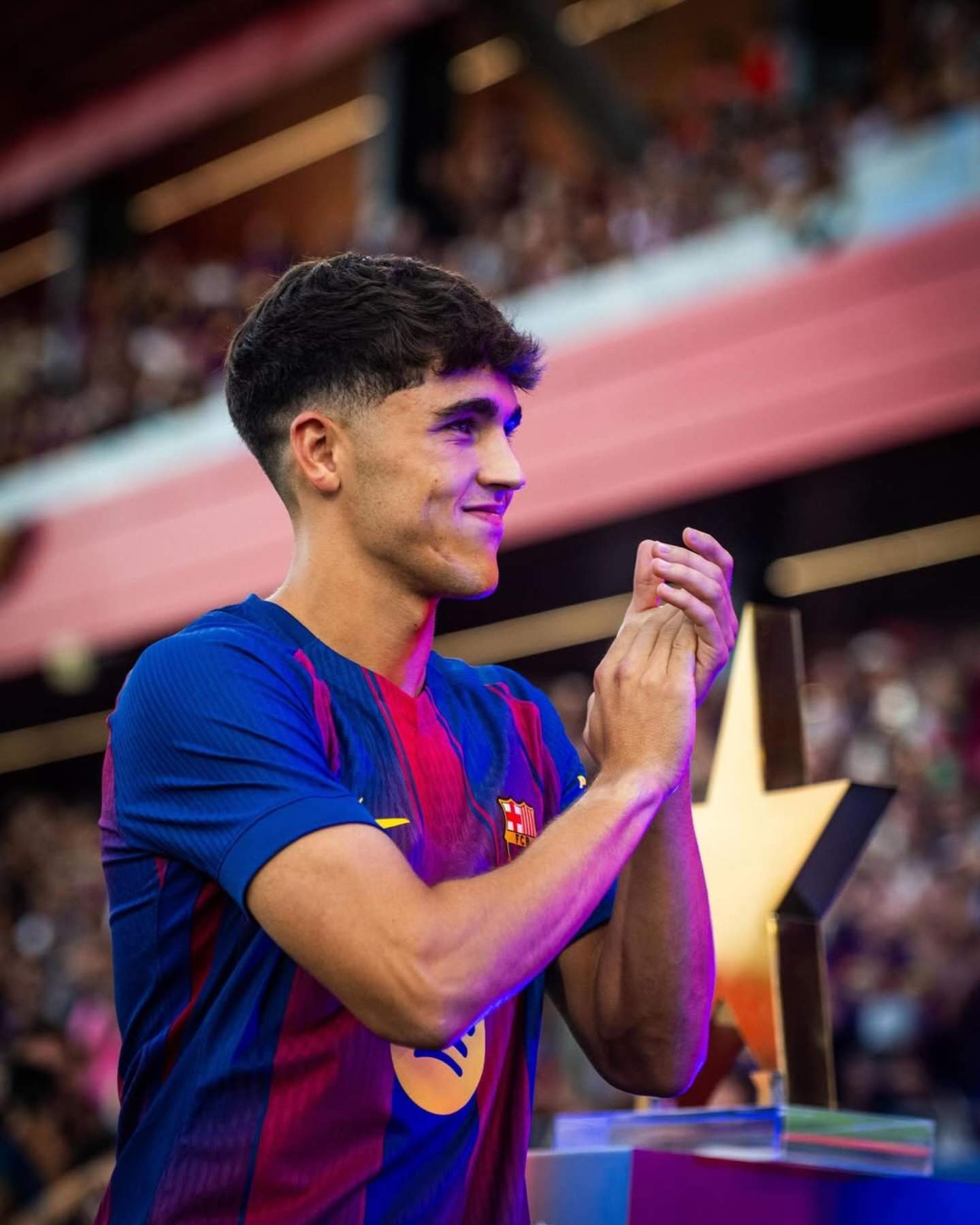 Pau Cubarsí embogeix els culers després de la victòria, imatges després del Gamper amb la seva nòvia