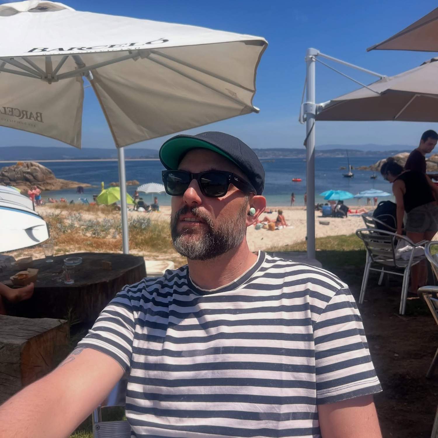 Dani Mateo confessa un moment incomodíssim amb un home en una platja de València: "Duele, da cosa"