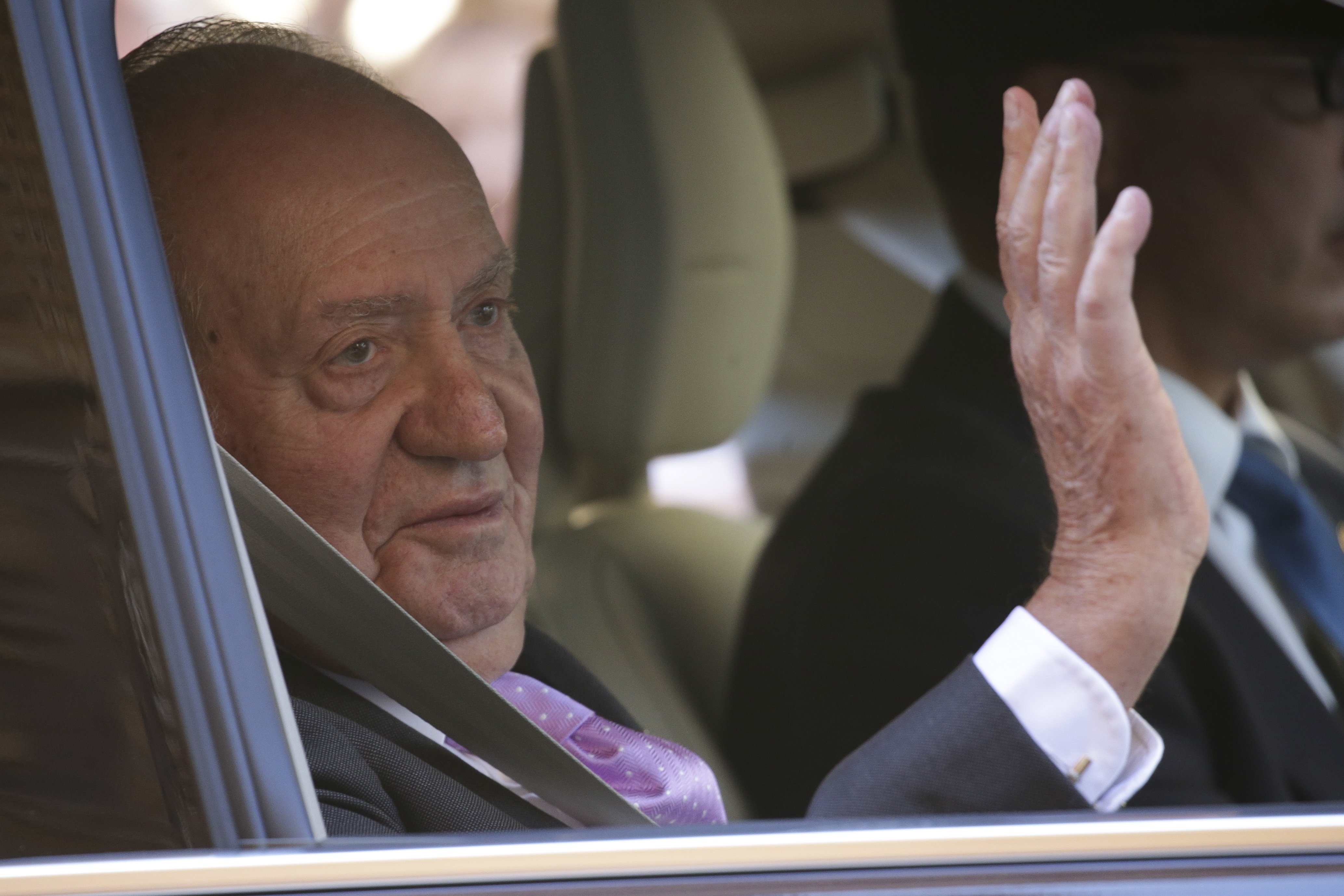 ¿Debe Juan Carlos volver para los 40 años de la Constitución? Él lo exige