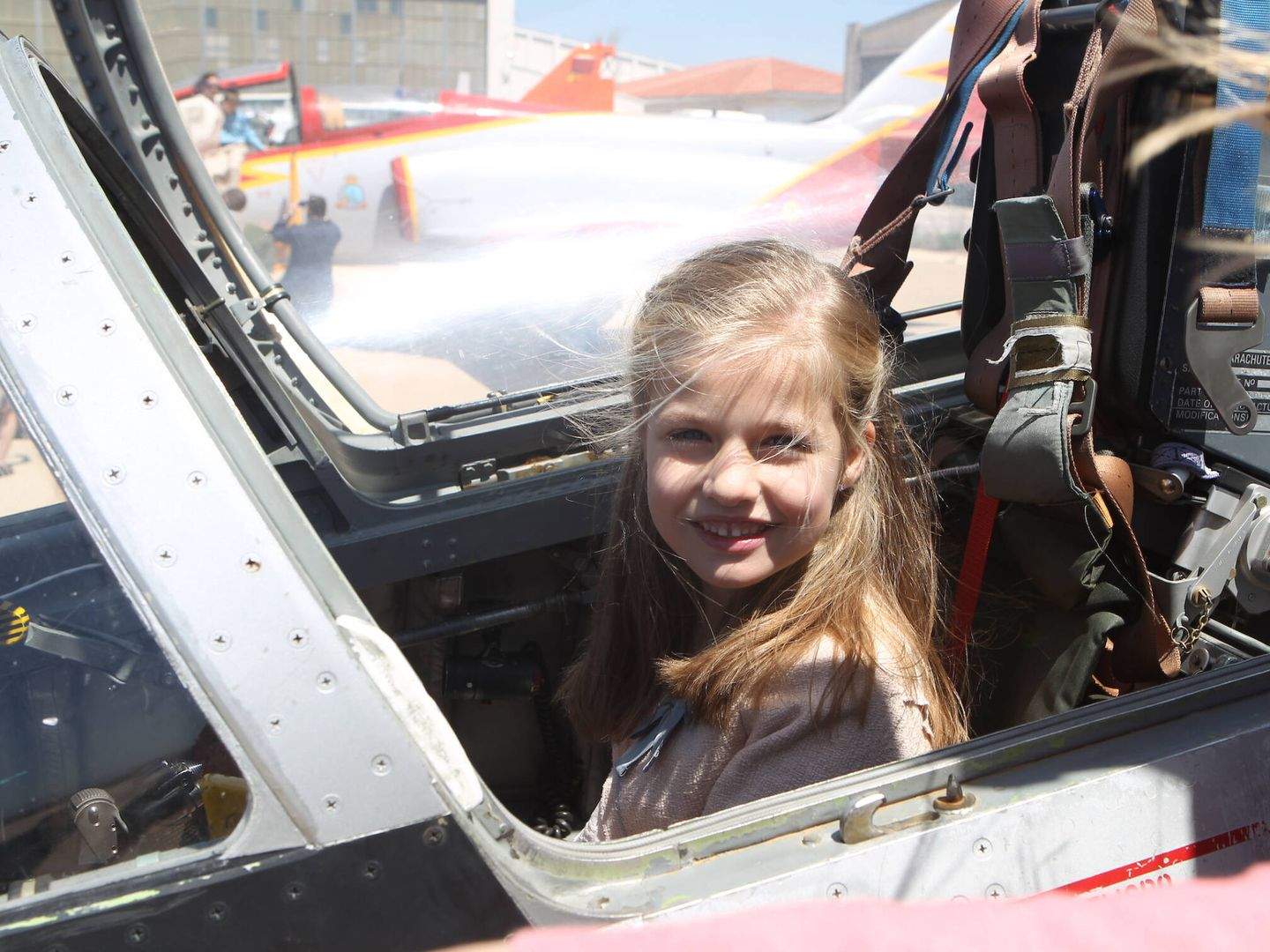 Leonor en un avión