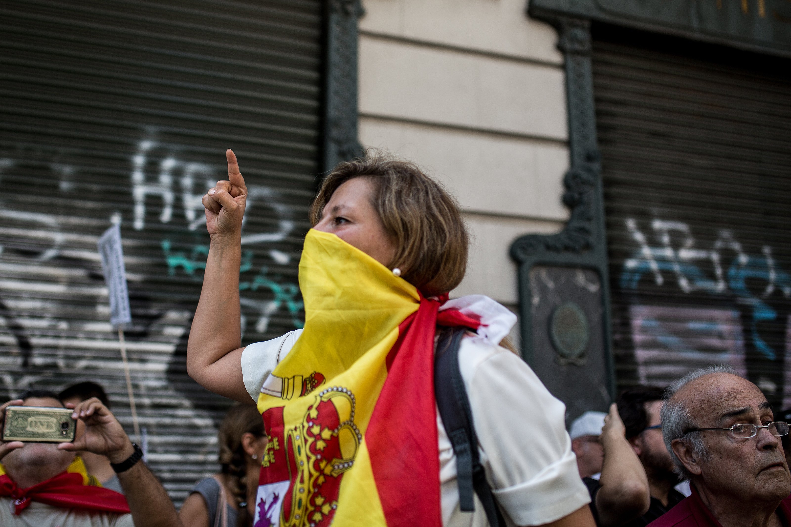 La mujer de un escritor, insultada por hablar catalán: "puta, sois una plaga"