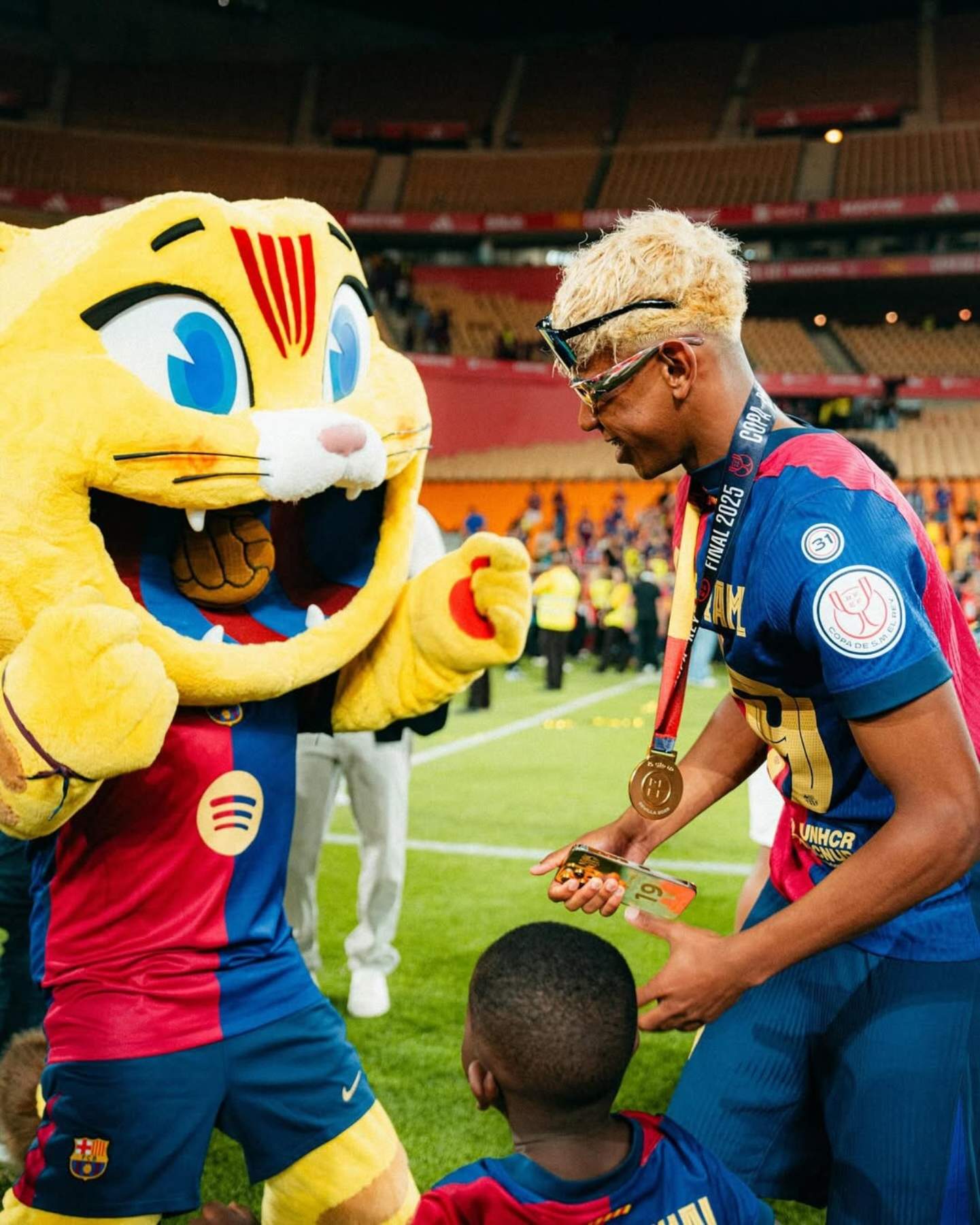 Lamine Yamal enamora a l'aniversari del seu germà Keyne: foto familiar i els convidats VIP blaugrana