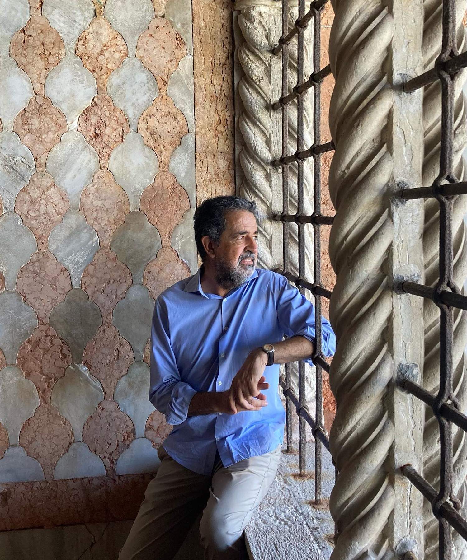 Jordi Robirosa conmueve hablando de un presentador muy querido: "Costará mucho no oír la voz de mi buen amigo"