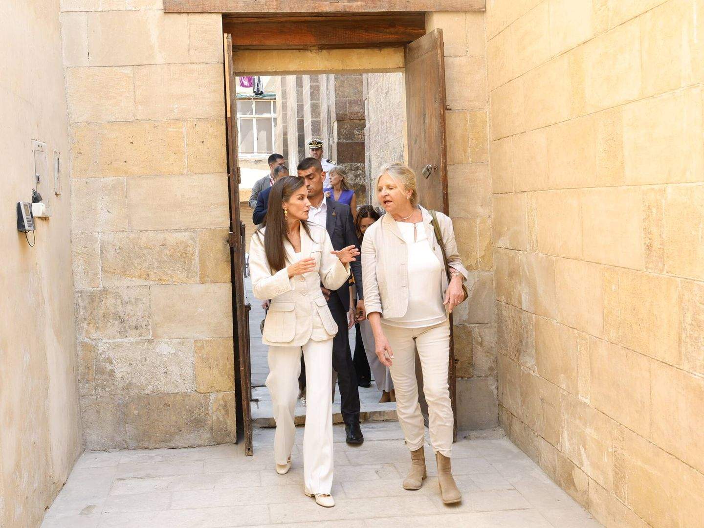 Felipe VI se disculpó con los comensales por el comportamiento de Letizia
