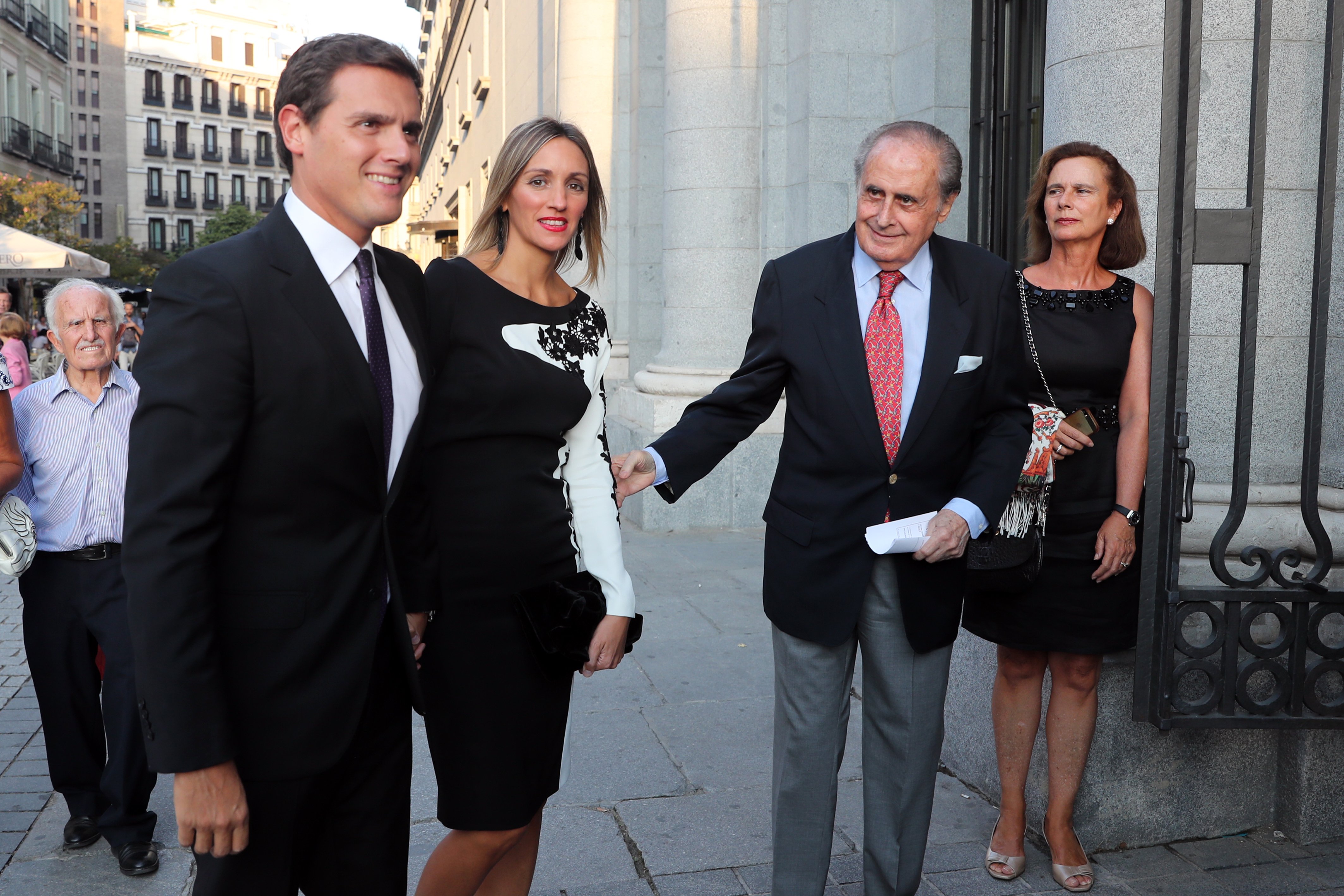 VIPS madrileños en el abucheo a La Fura dels Baus por llevar lazos amarillos