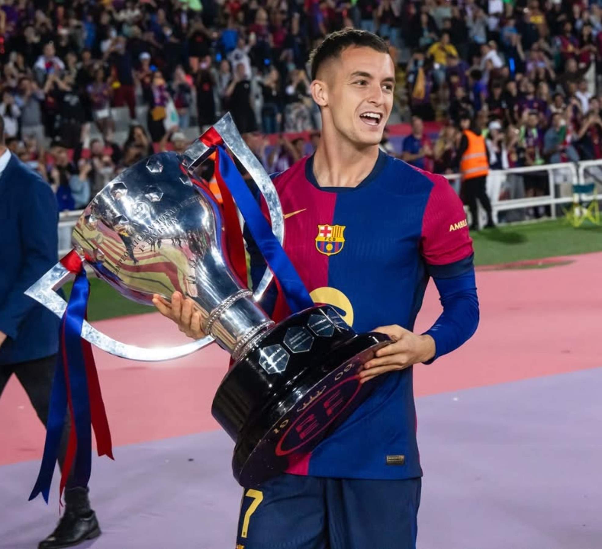 Marc Casadó fa al·lucinar els culers amb aquest regal d'aniversari, l'espectacular detall blaugrana