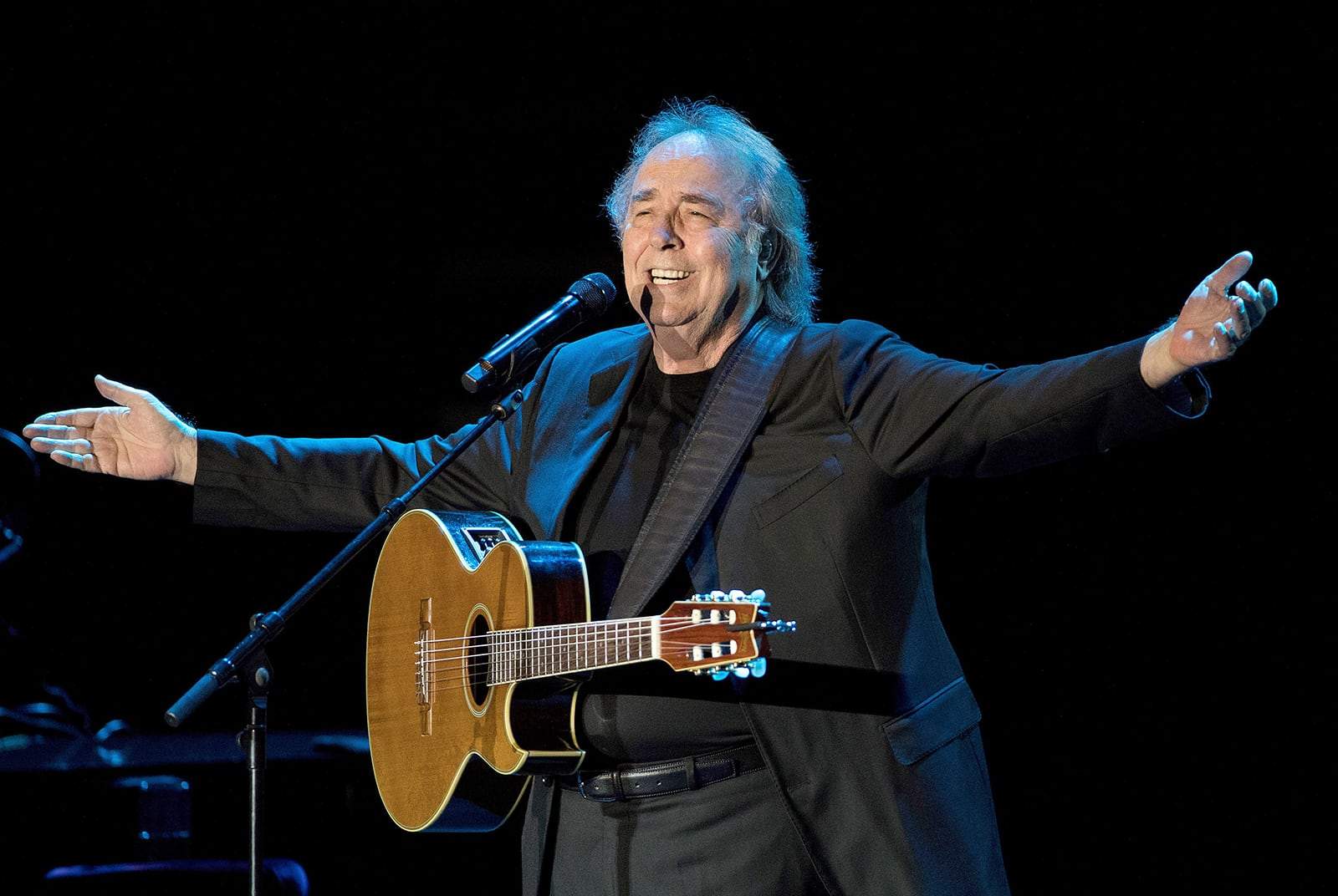 Joan Manuel Serrat, a la taula: "És molt exigent i s'enfada si un plat es retarda... És un nen petit"
