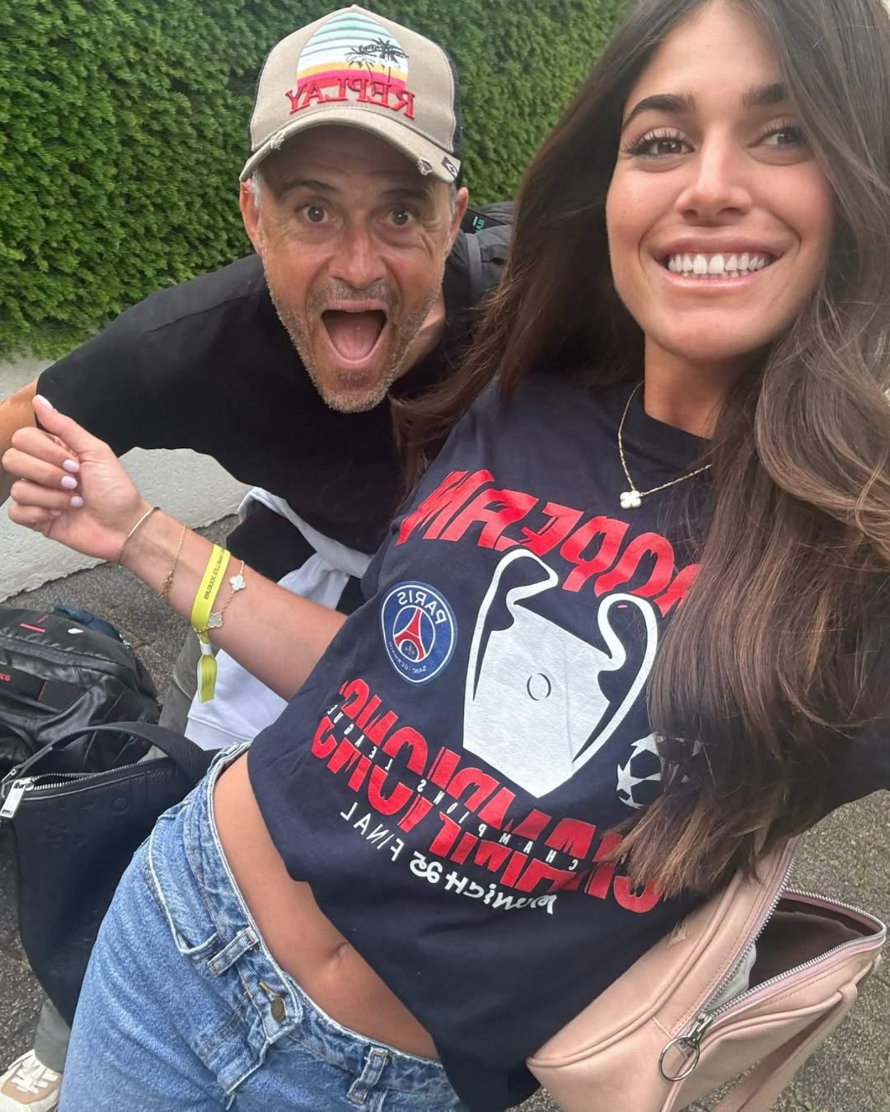 Luis Enrique emociona al costat d'Elena Cullell i Sira Martínez, la dona i la filla: què han fet