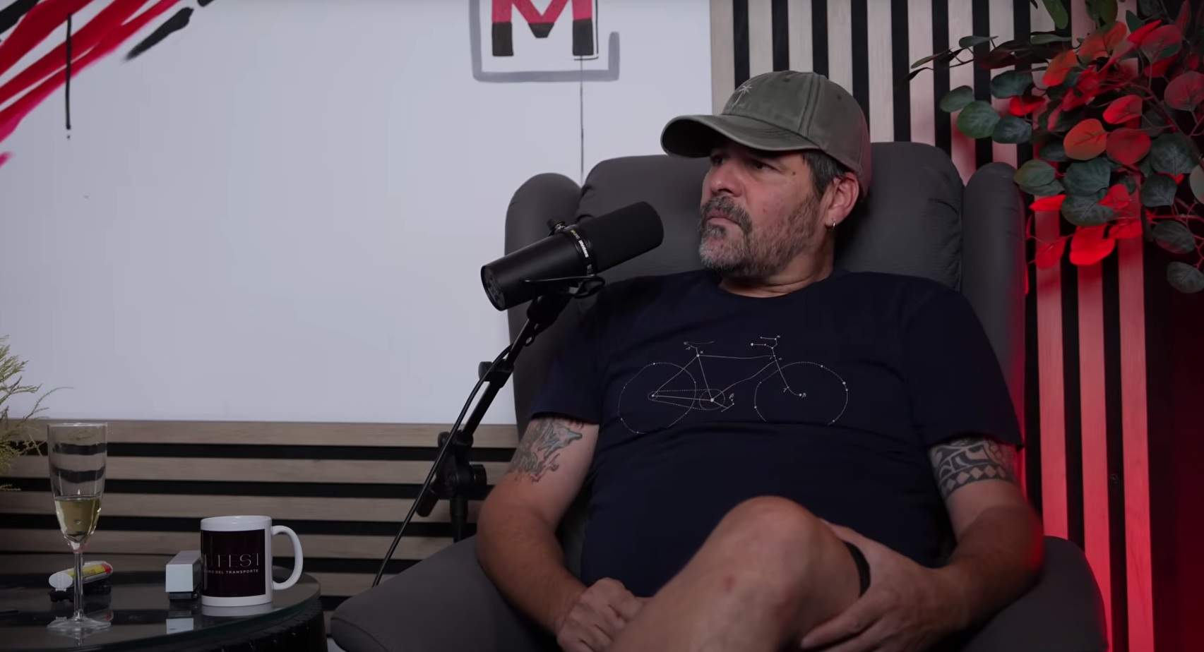 Marc, camioner: «Es poden guanyar uns 4.000 euros al mes, però t’has de passar tres setmanes fora de casa»