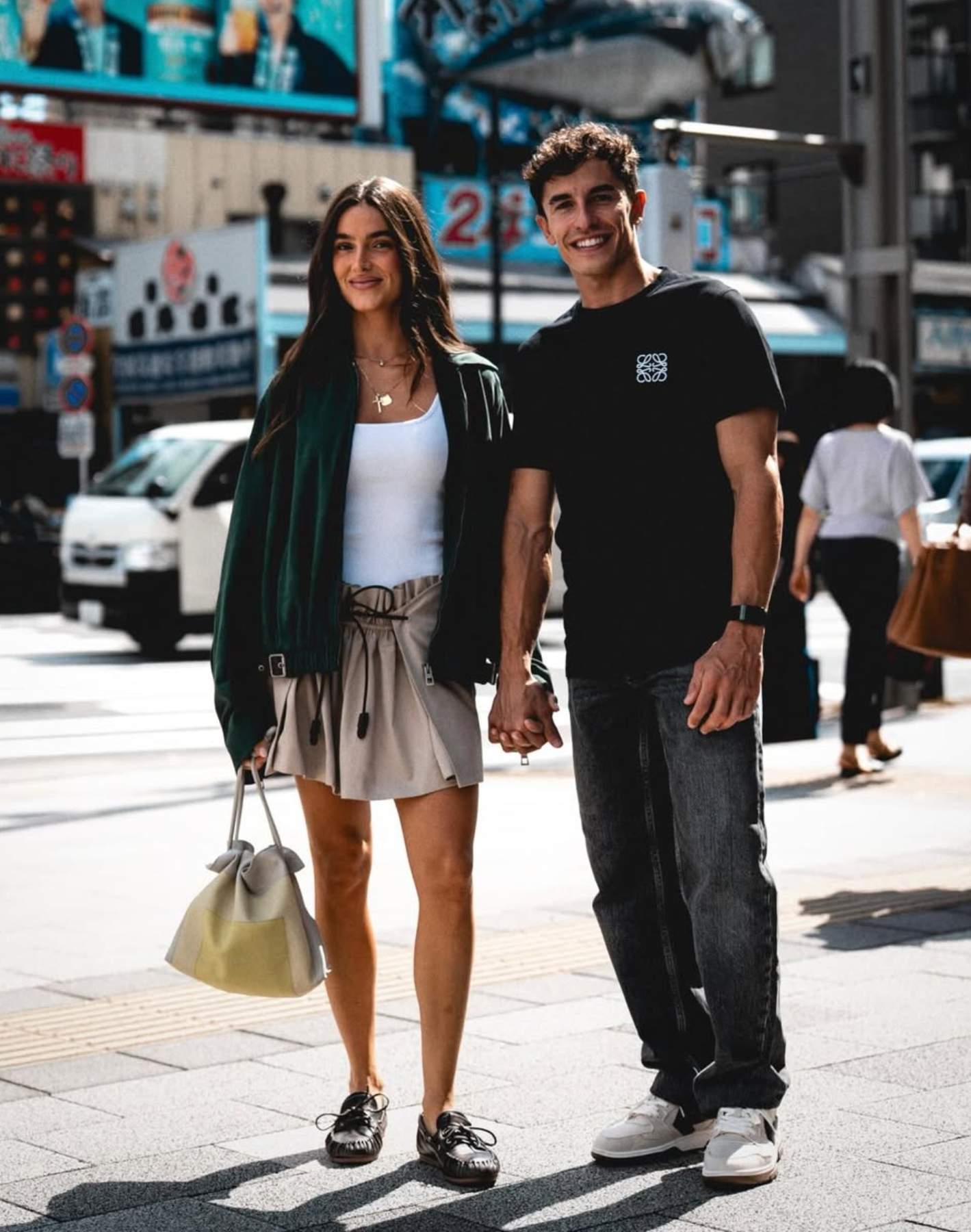Marc Márquez i Gemma Pinto enamoren des del paradís, el detall de benvinguda que els ha fet al·lucinar