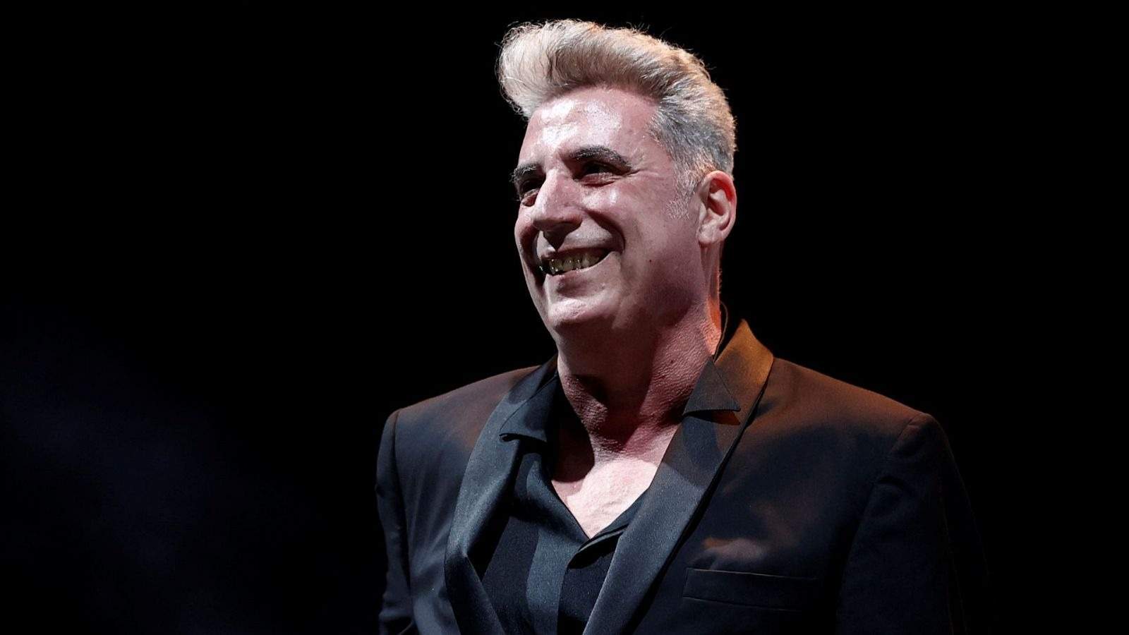Loquillo, 64 anys: “La millor manera de curar-me va ser seguir als escenaris”