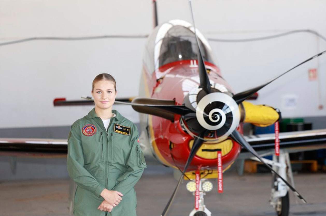 Compañeros de Leonor en San Javier explican que estrella constantemente el avión en el simulador