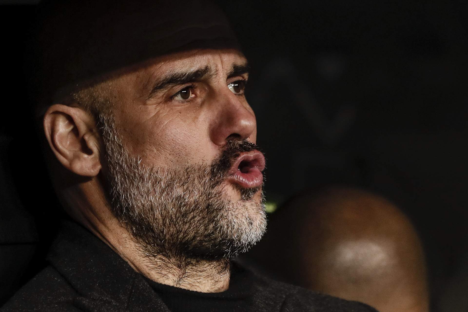 El capricho inconfesable de Pep Guardiola en su suite de hotel: "No solo quiere la cama"
