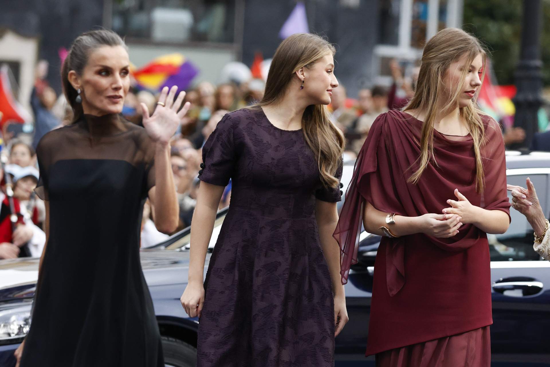 Un primer plano hunde a Letizia en los Premios de Leonor: "Suda bótox". Sofía espléndida Un primer plano hunde a Letizia en los Premios de Leonor: "Suda bótox". Sofía espléndida