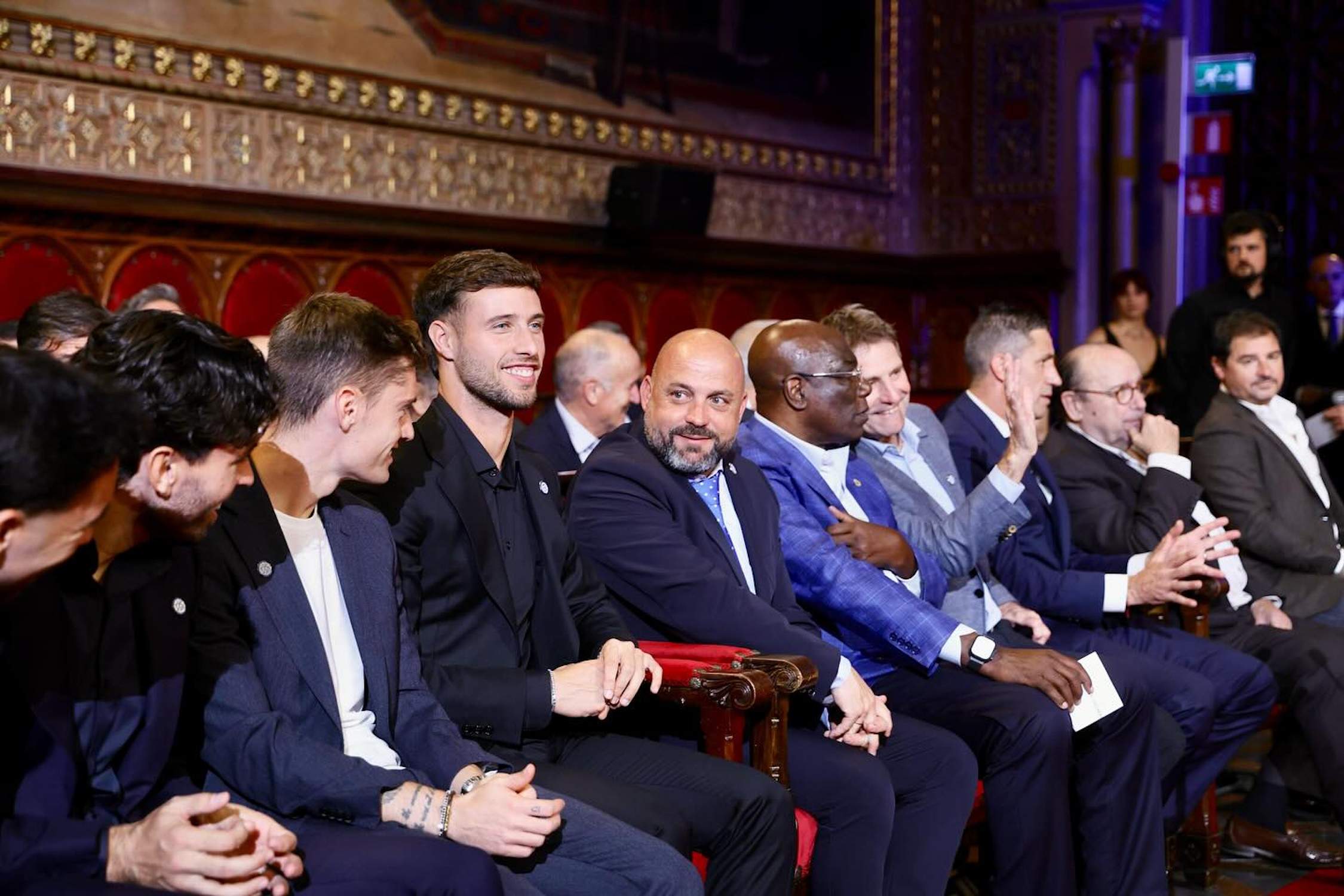 Estupor por lo que han hecho y dicho los presentadores de la gala de los 125 años del Espanyol sobre el Barça Estupor por lo que han hecho y dicho los presentadores de la gala de los 125 años del Espanyol sobre el Barça