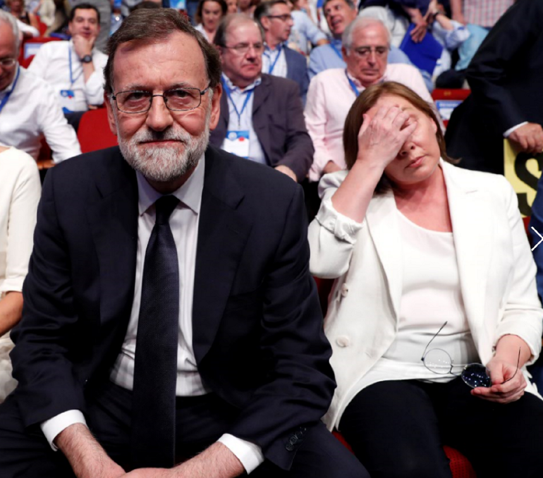 La mujer de Rajoy tiene un accidente y estará un mes en casa inmovilizada