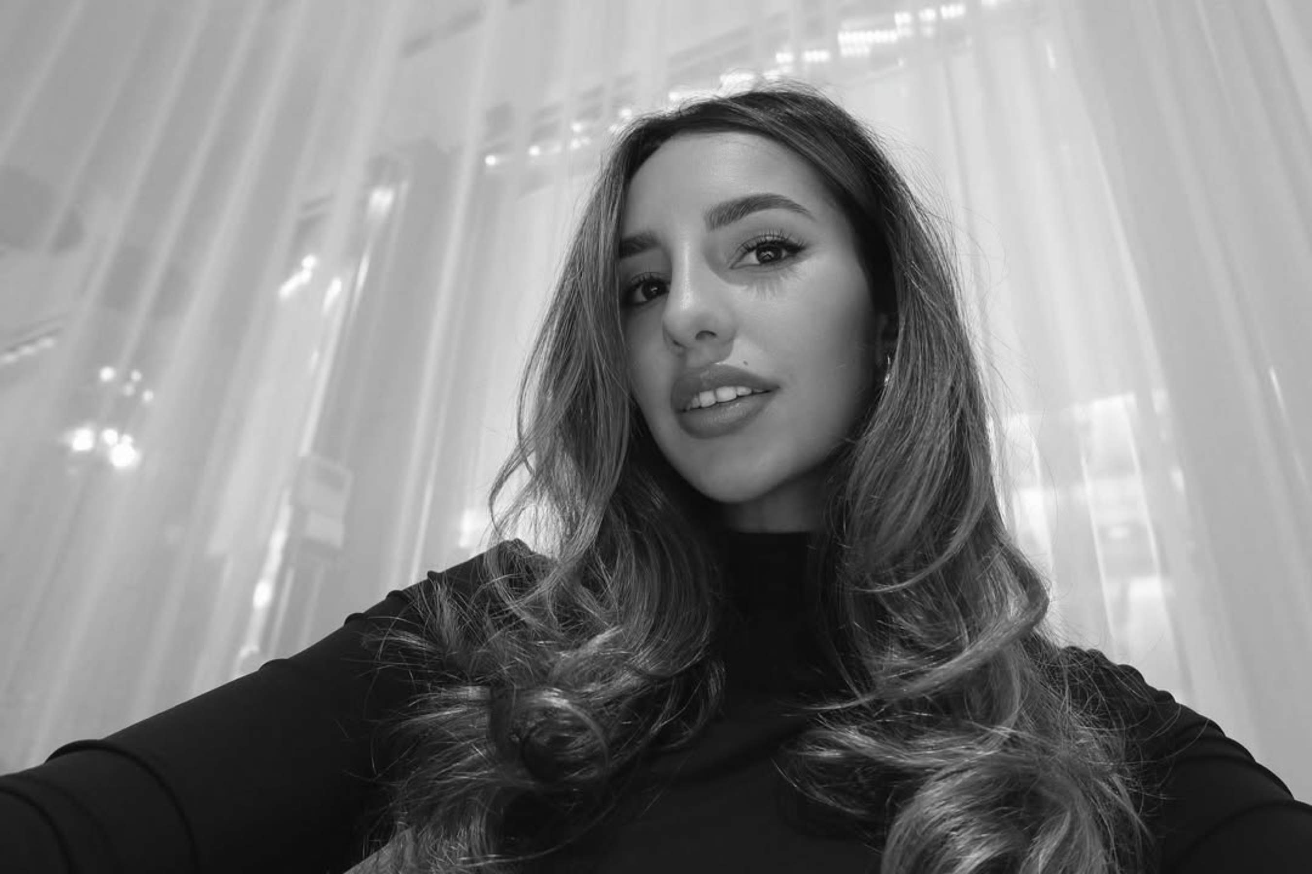 Luna Serrat, la nieta de Joan Manuel Serrat, cumple 29 años: felicitación y cita de amor en este restaurante Luna Serrat, la nieta de Joan Manuel Serrat, cumple 29 años: felicitación y cita de amor en este restaurante