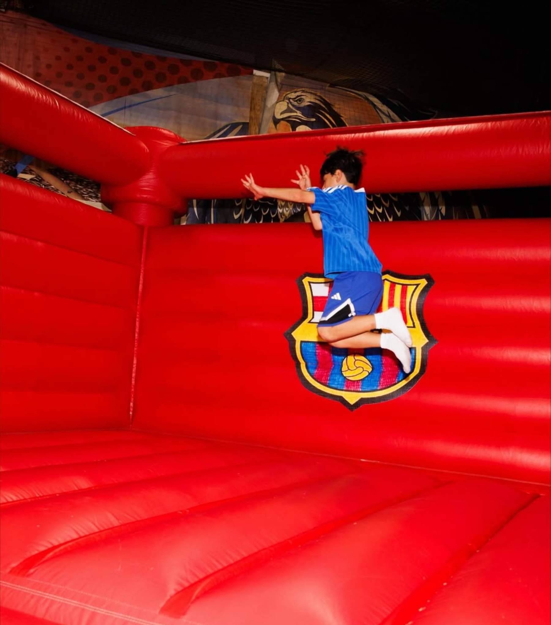 Thiago Messi cumple 13 años y sopla las velas vestido del Barça: la celebración más culé desde Miami