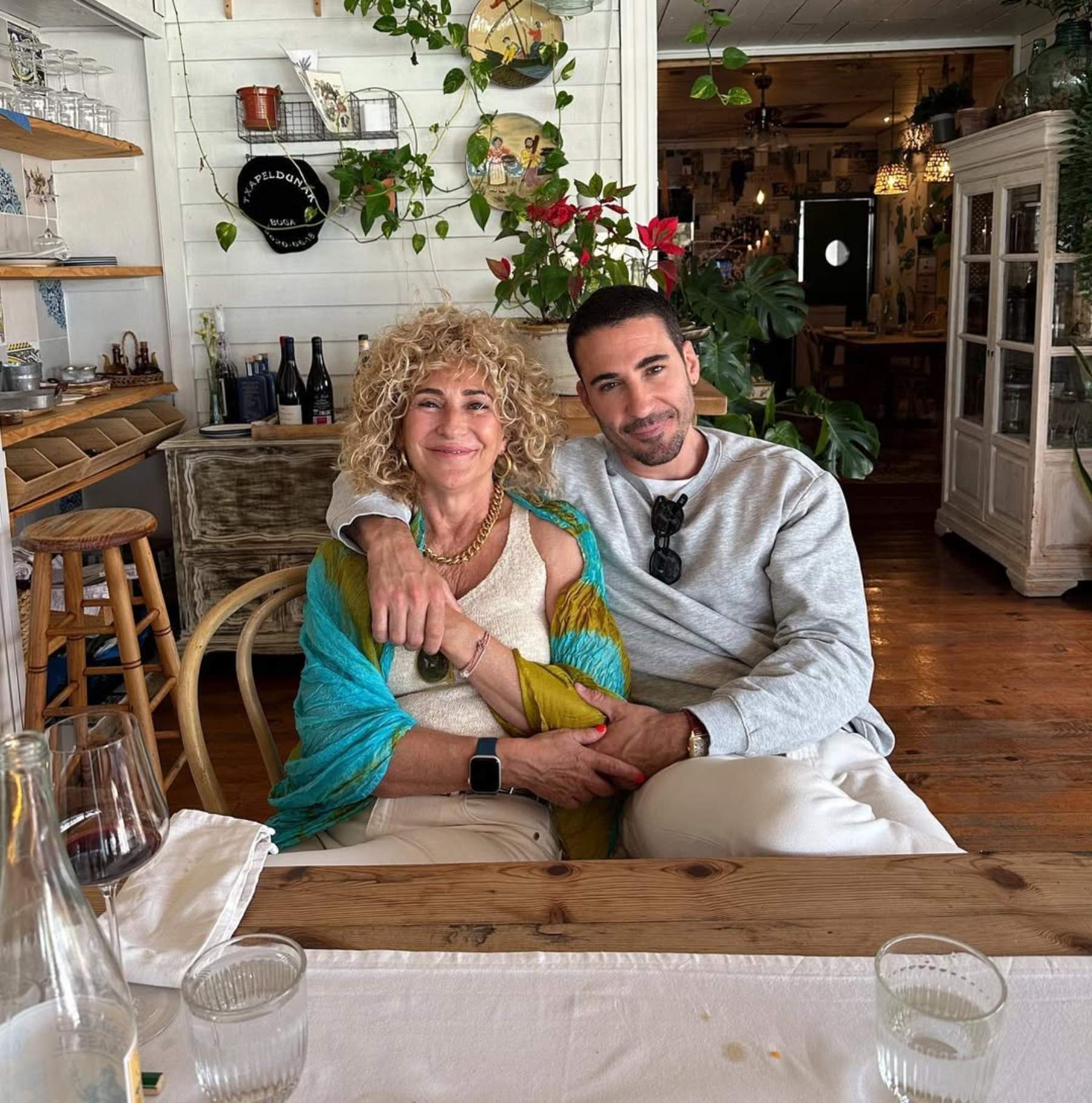 Miguel Ángel Silvestre enternece a sus seguidores: pura ternura con su madre