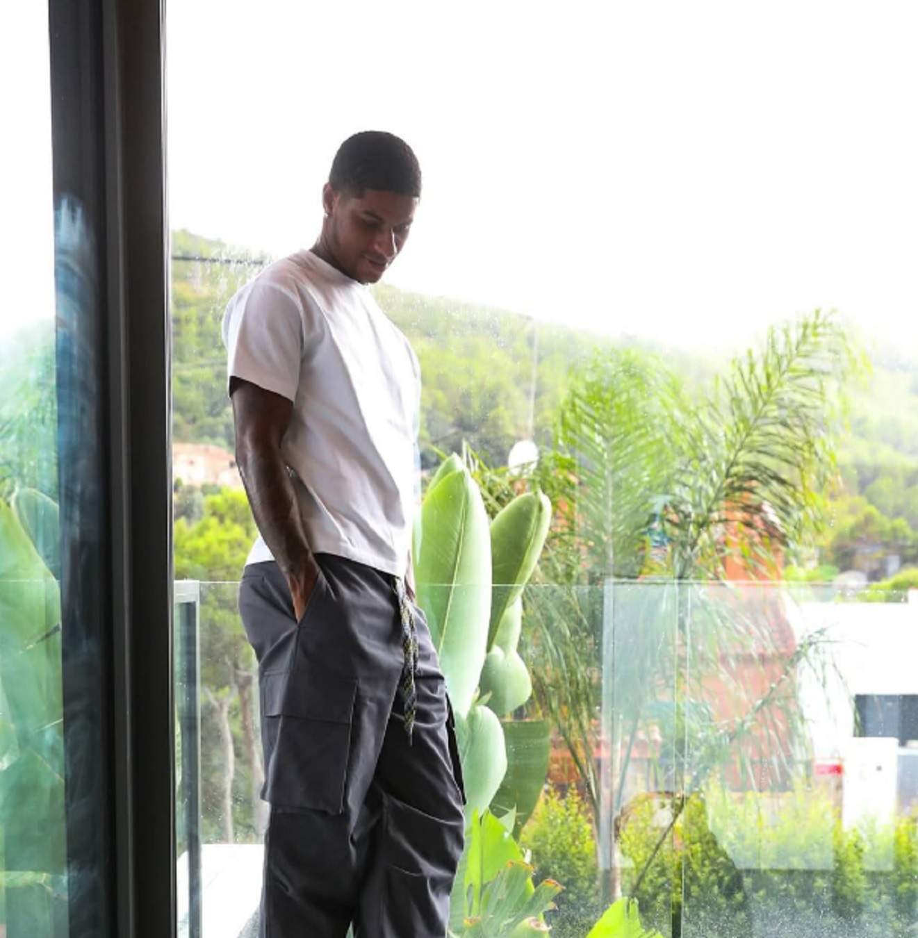 Marcus Rashford enamora con la mujer de su vida: bonita imagen en casa