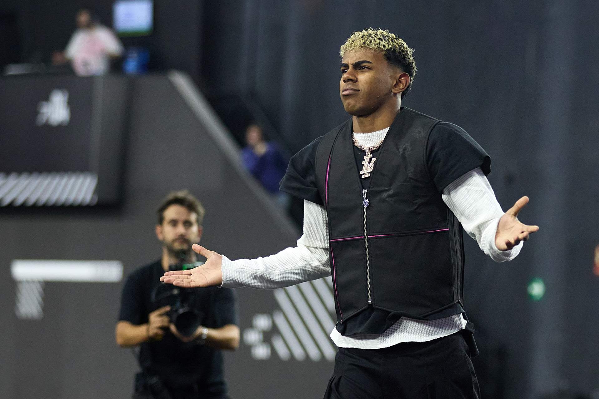 Lamine Yamal es relaxa amb una noia a un hotel de luxe a Sants: "I té un vici: vapeja"