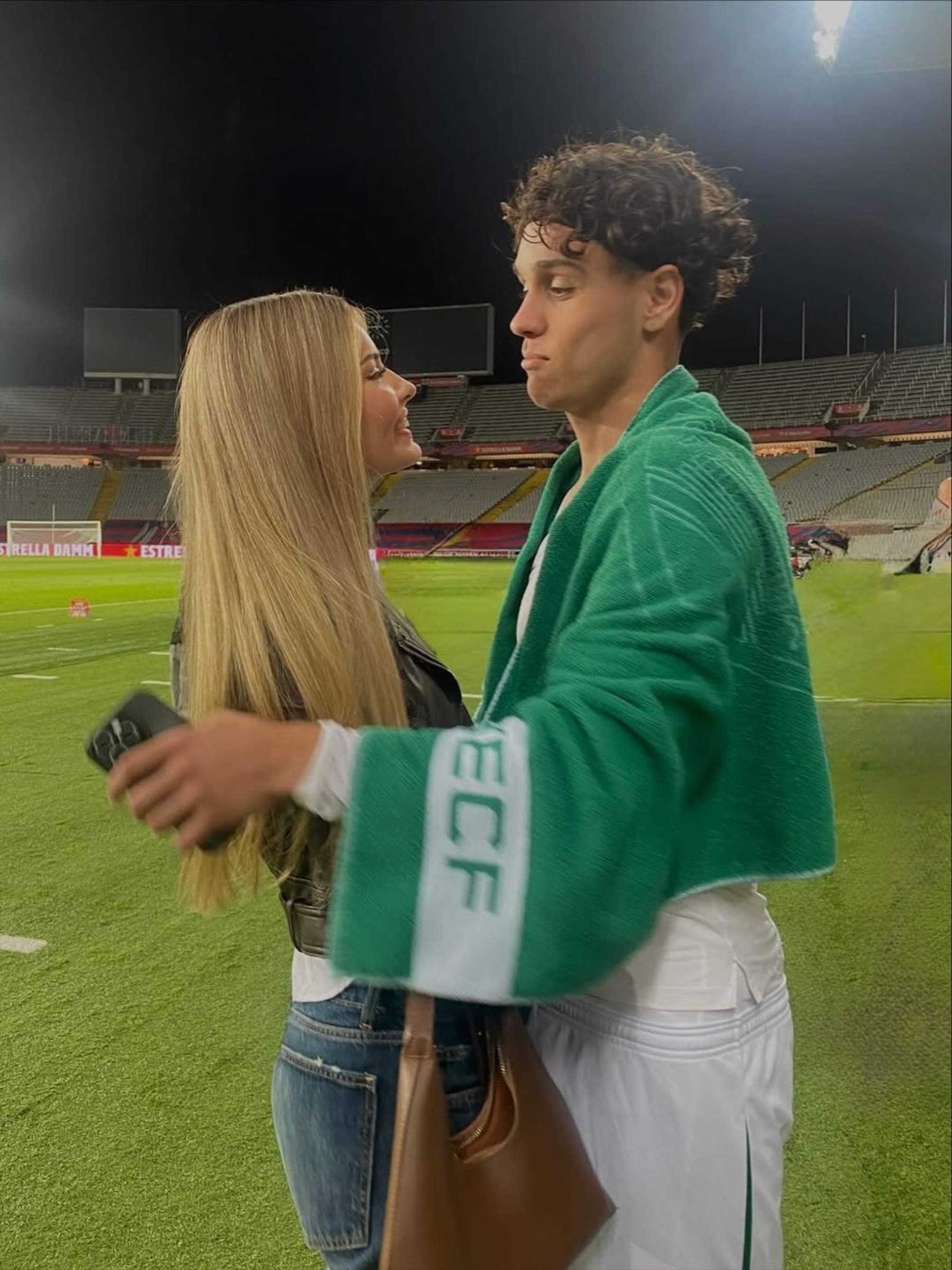 Héctor Fort y su pareja protagonizan la cita del mes: acuario, dibujos y mucho amor