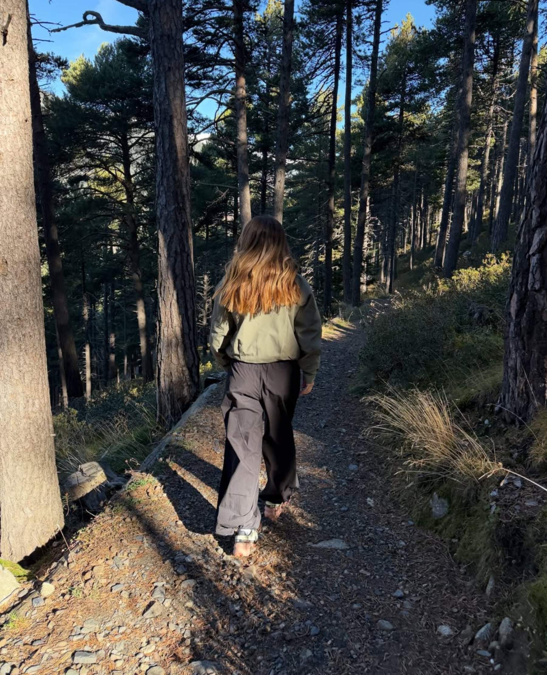 Presentadora de TV3 no se corta y dedica la letra de desamor de 'La Perla' a sus exparejas