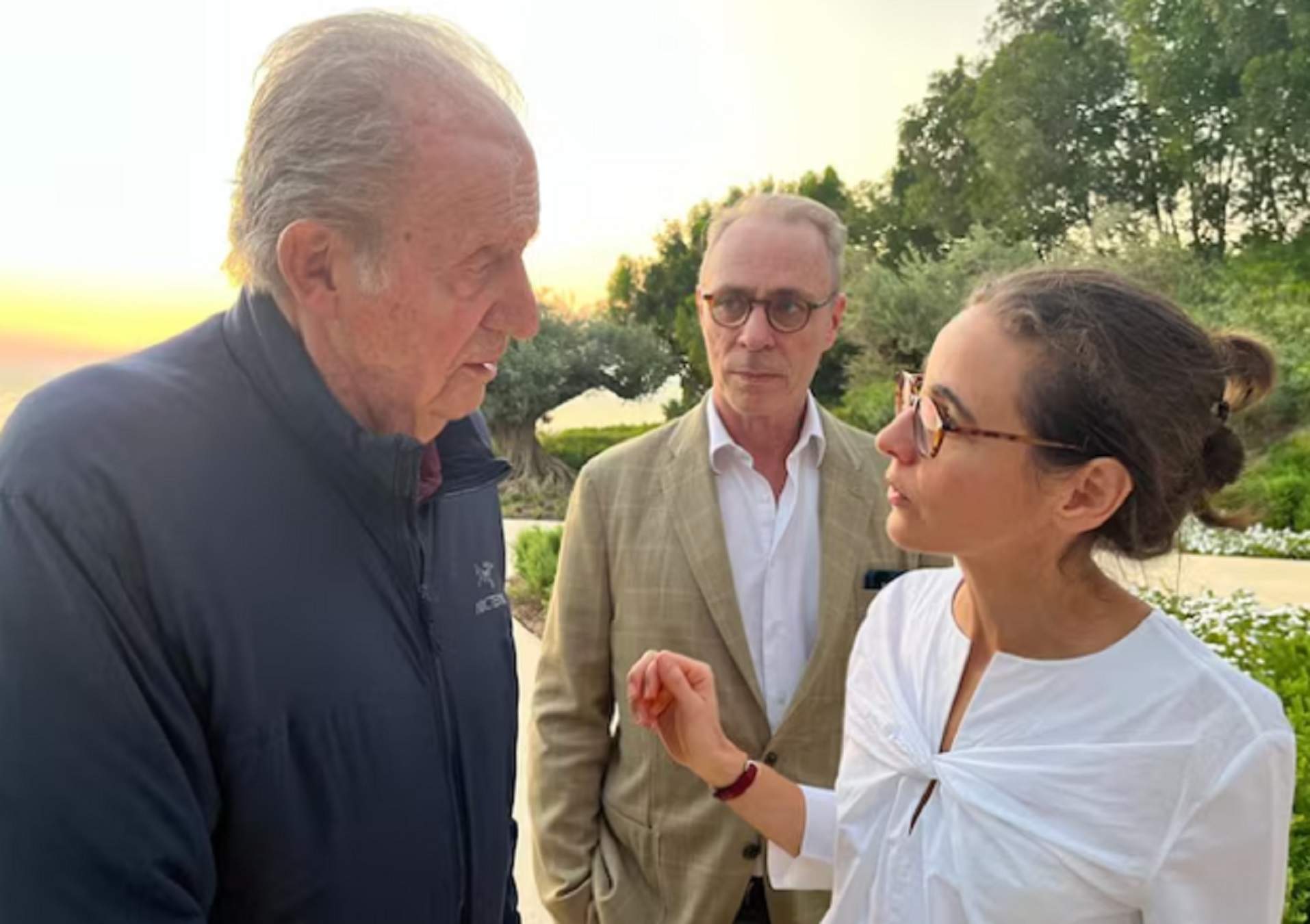 "¿Se acuestan Laurence Debray y el rey?": la respuesta del marido de la escritora