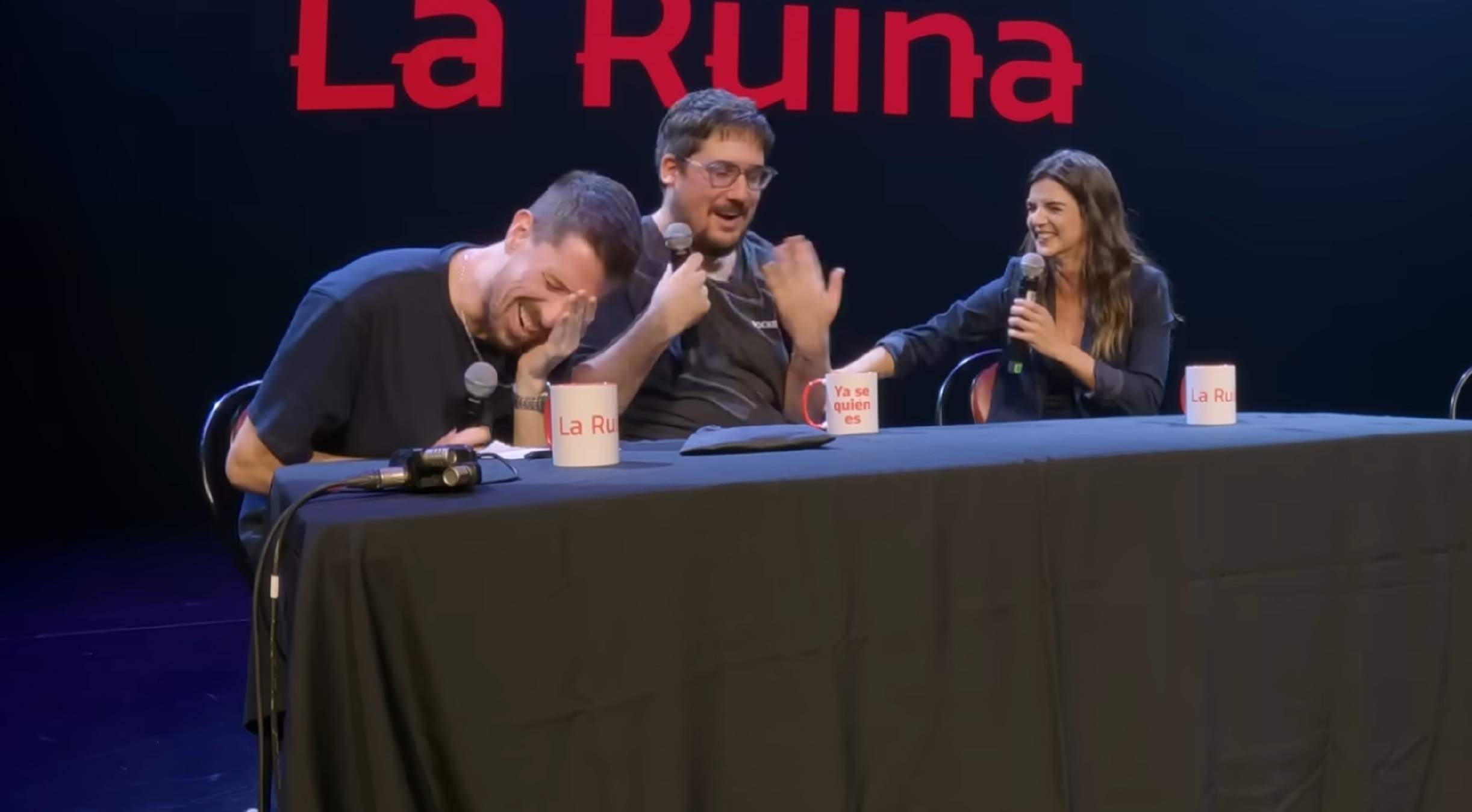 Estupor con Clara Lago: qué le dice a Letizia a la cara en un bar "tras tomar 2 vinos", con Felipe a un palmo