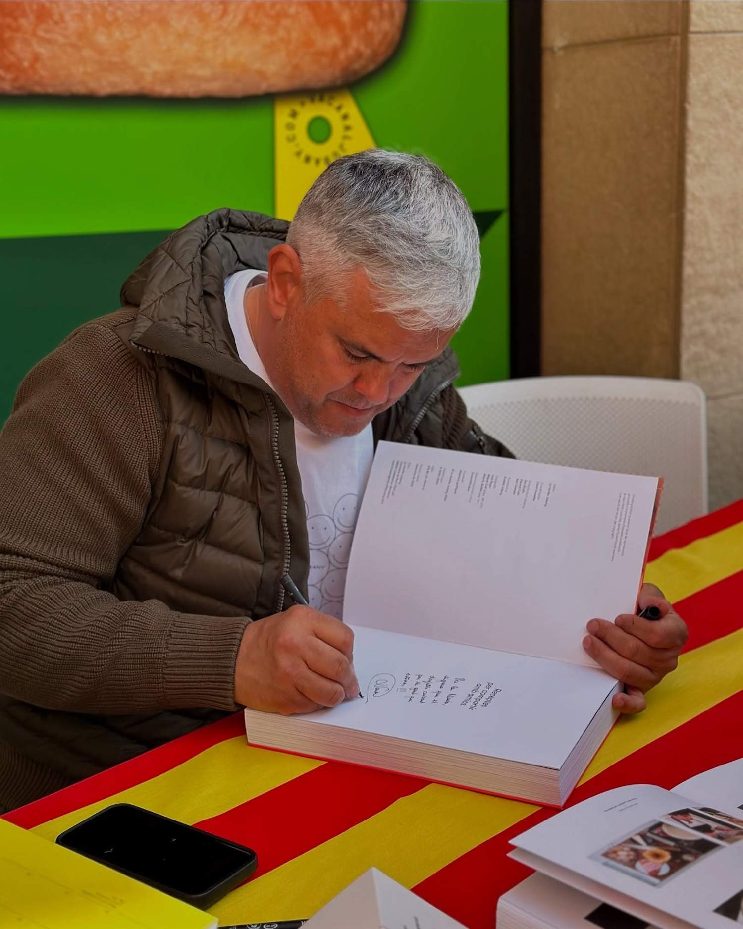 Nandu Jubany conmueve con los hijos, la mujer y los amigos, y comparte "el secreto mejor guardado"