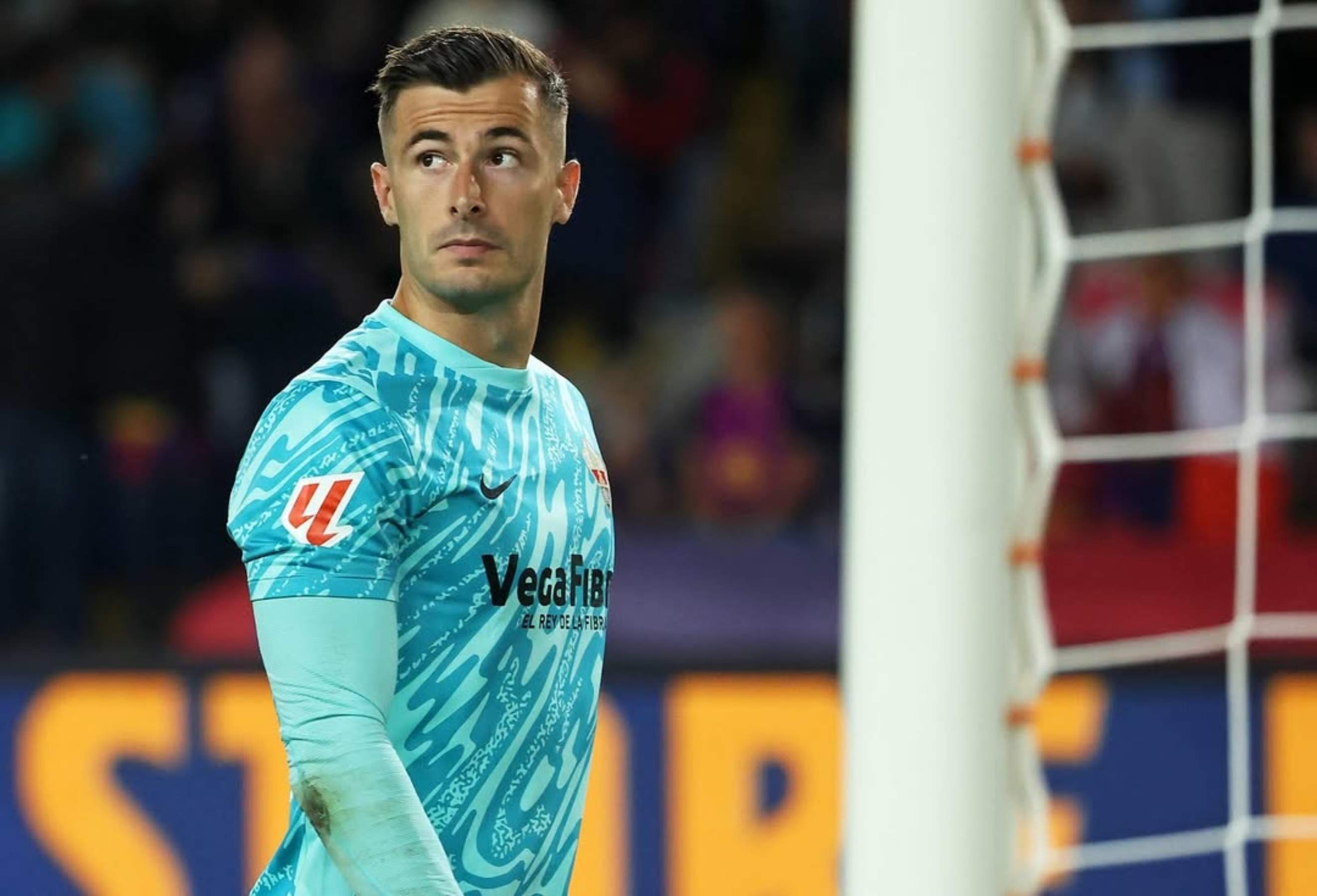 La imatge més bonica d'Iñaki Peña després de l'empat contra el Reial Madrid: els seus dos grans amors