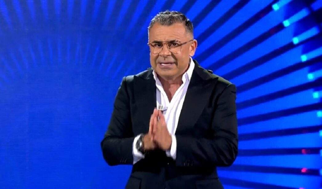 “Tiene un pie en la calle”: Jorge Javier Vázquez en las últimas, y no es el único